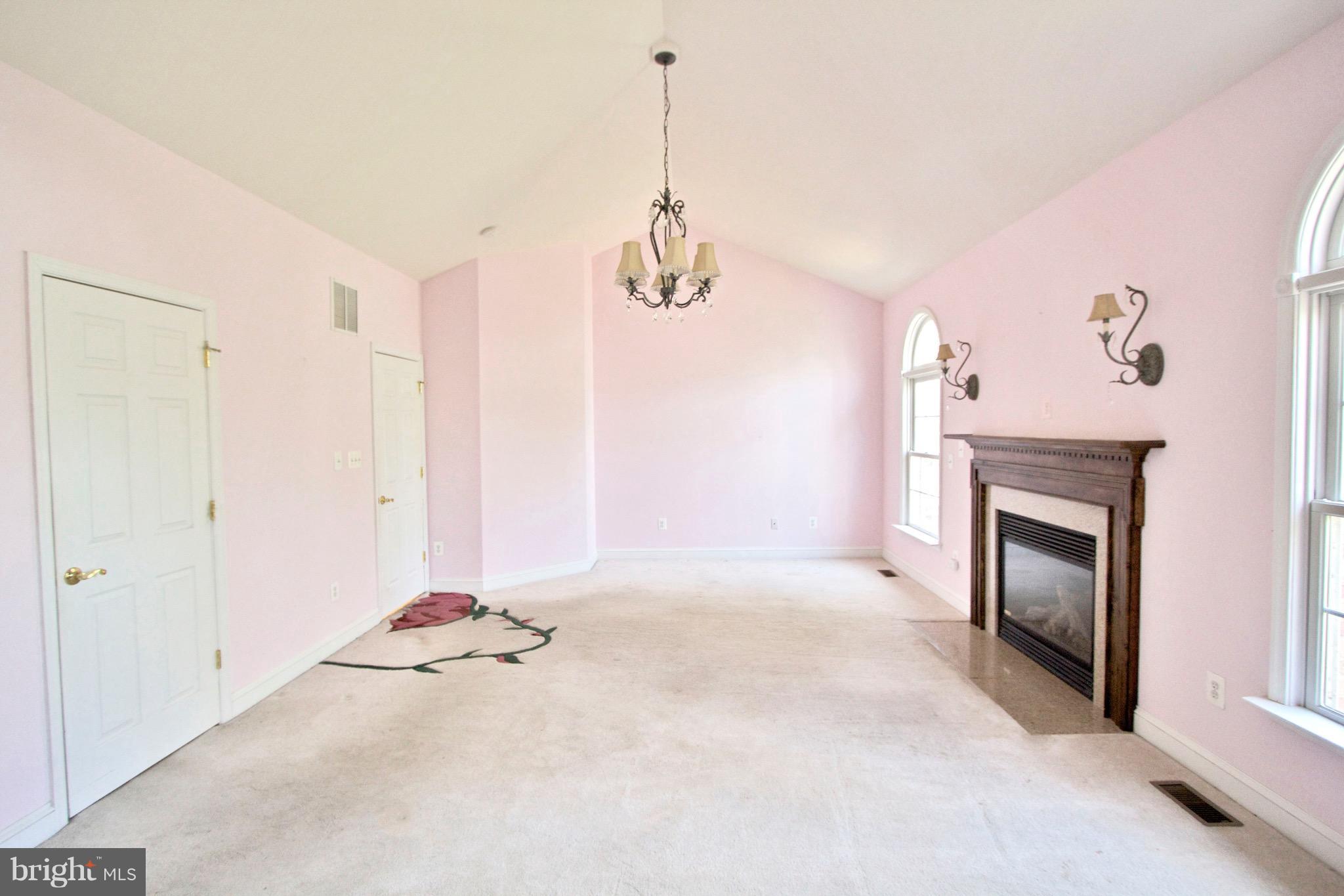 ESTATES AT SINGLETREE - Residential