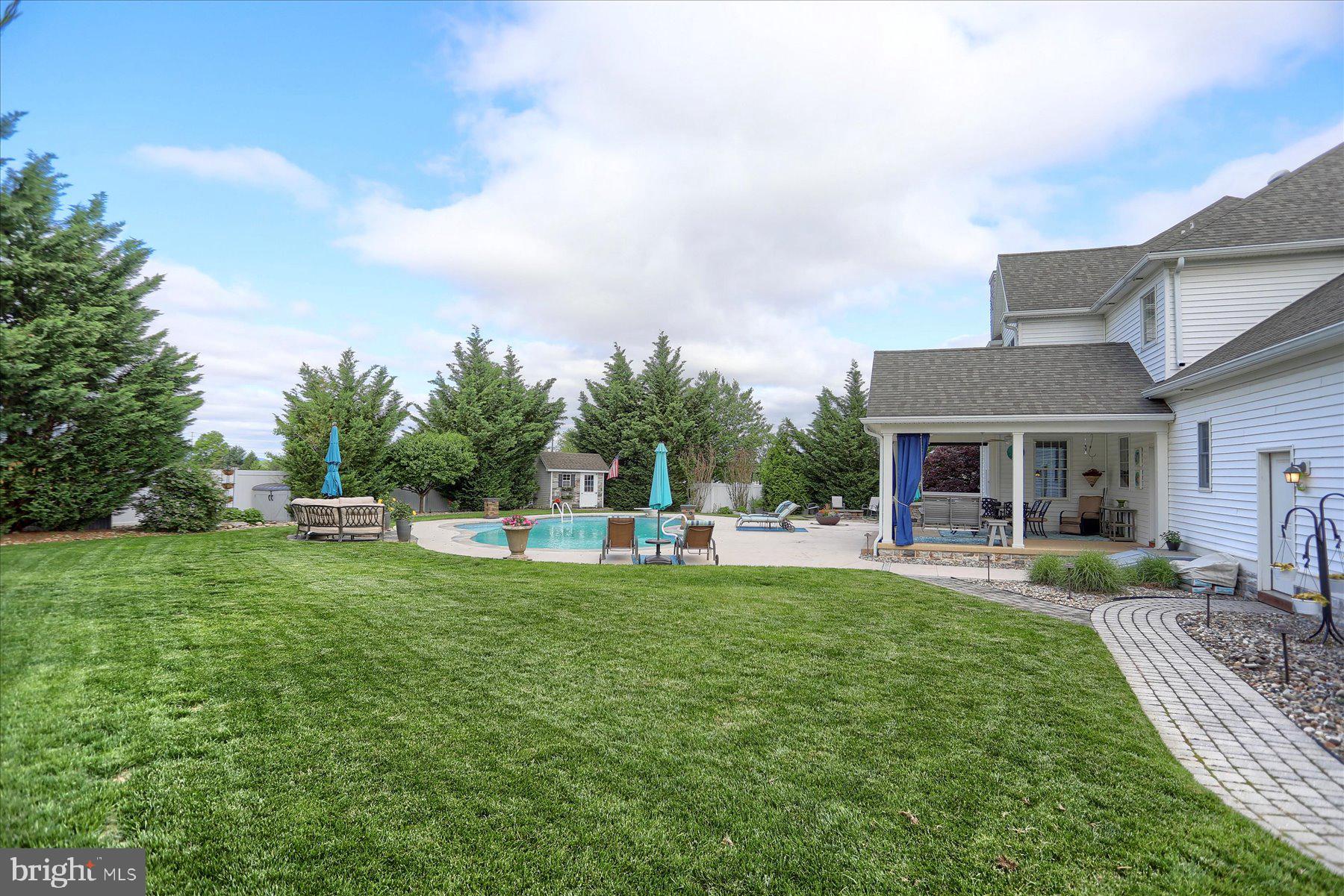 MEADOWVIEW ESTATES - Residential