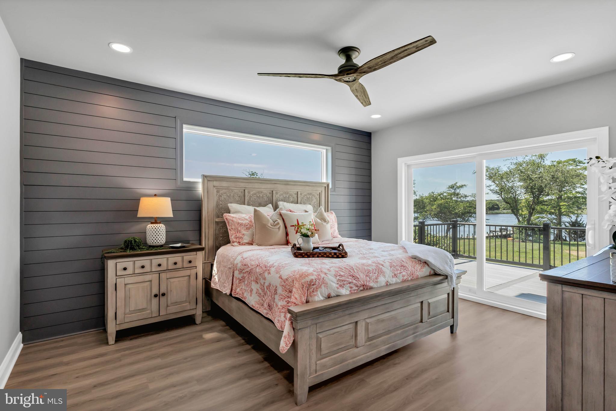 STRAY FOX - Residential