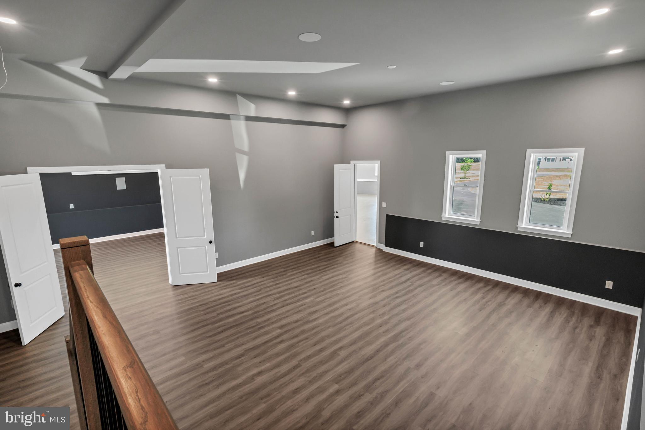 STRAY FOX - Residential