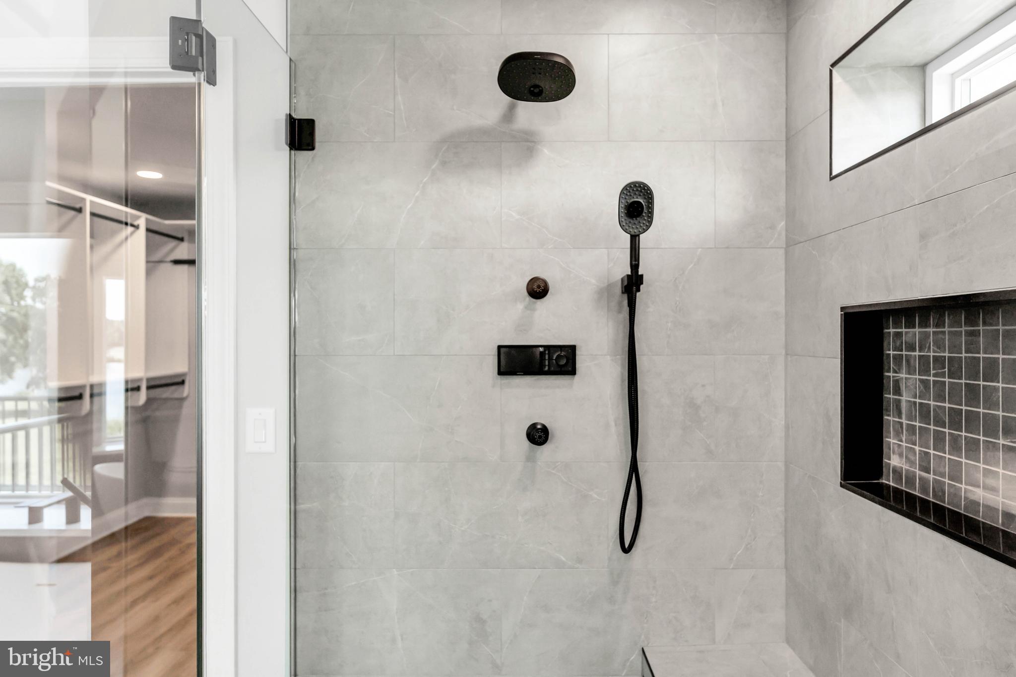 STRAY FOX - Residential