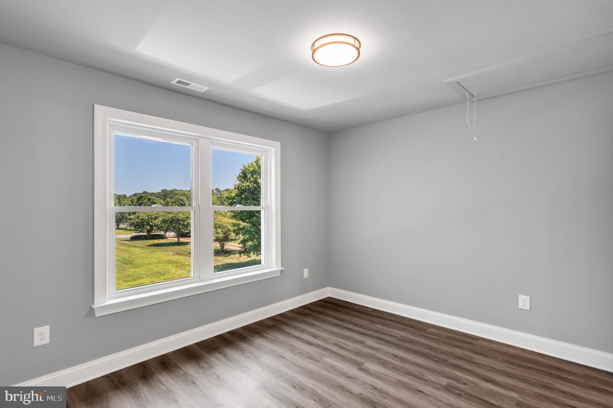 STRAY FOX - Residential