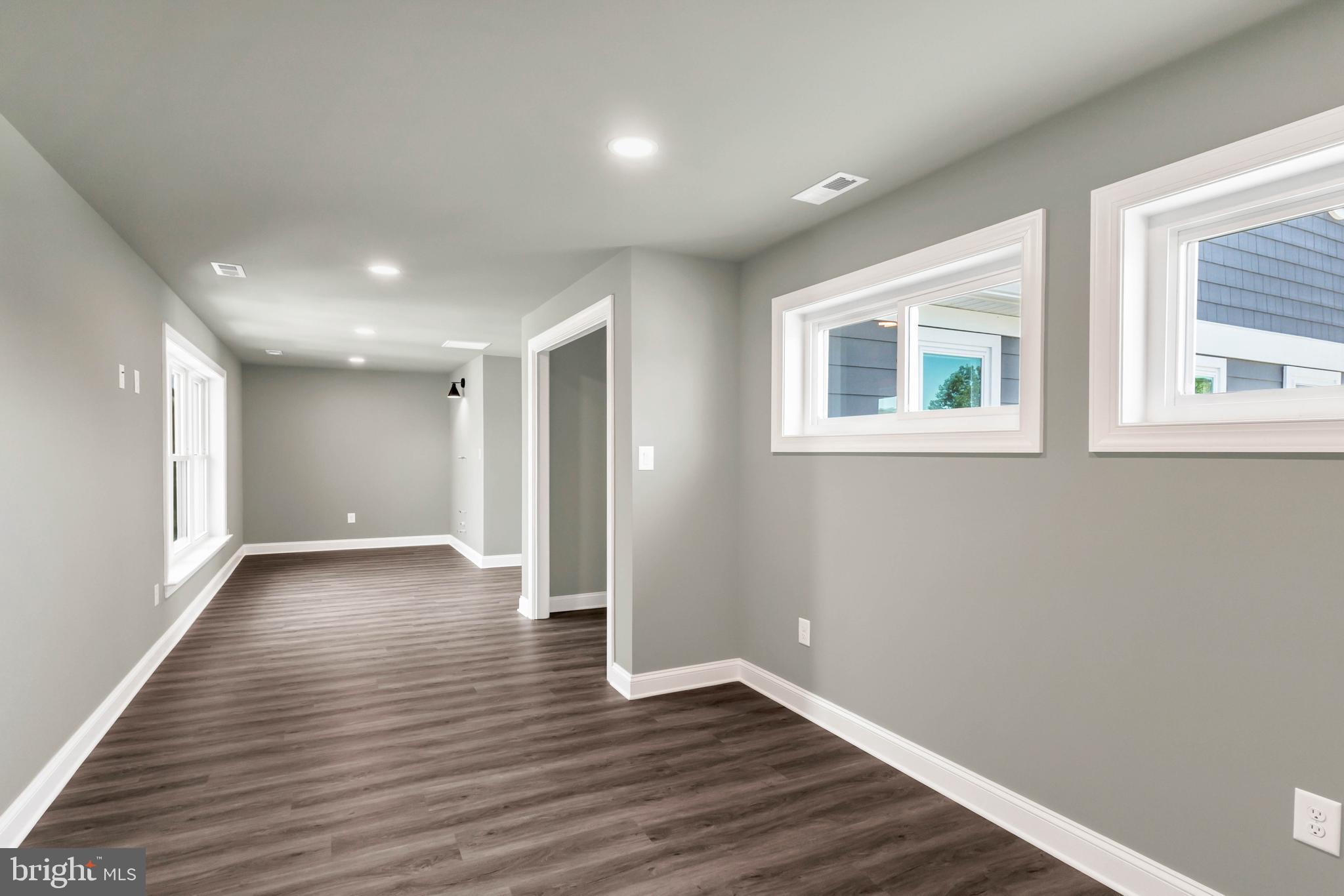 STRAY FOX - Residential