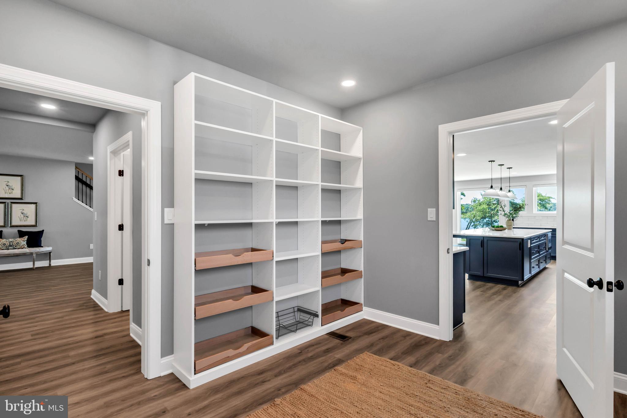 STRAY FOX - Residential