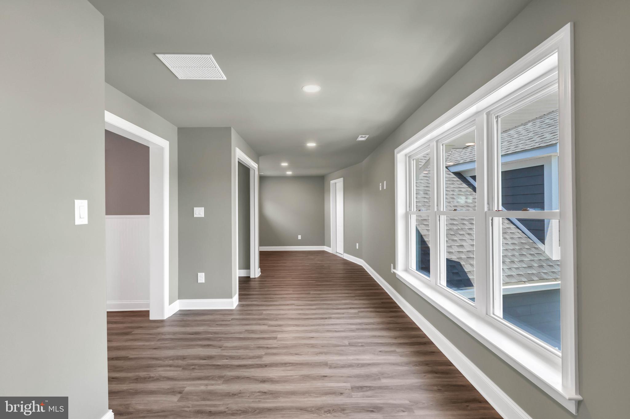 STRAY FOX - Residential