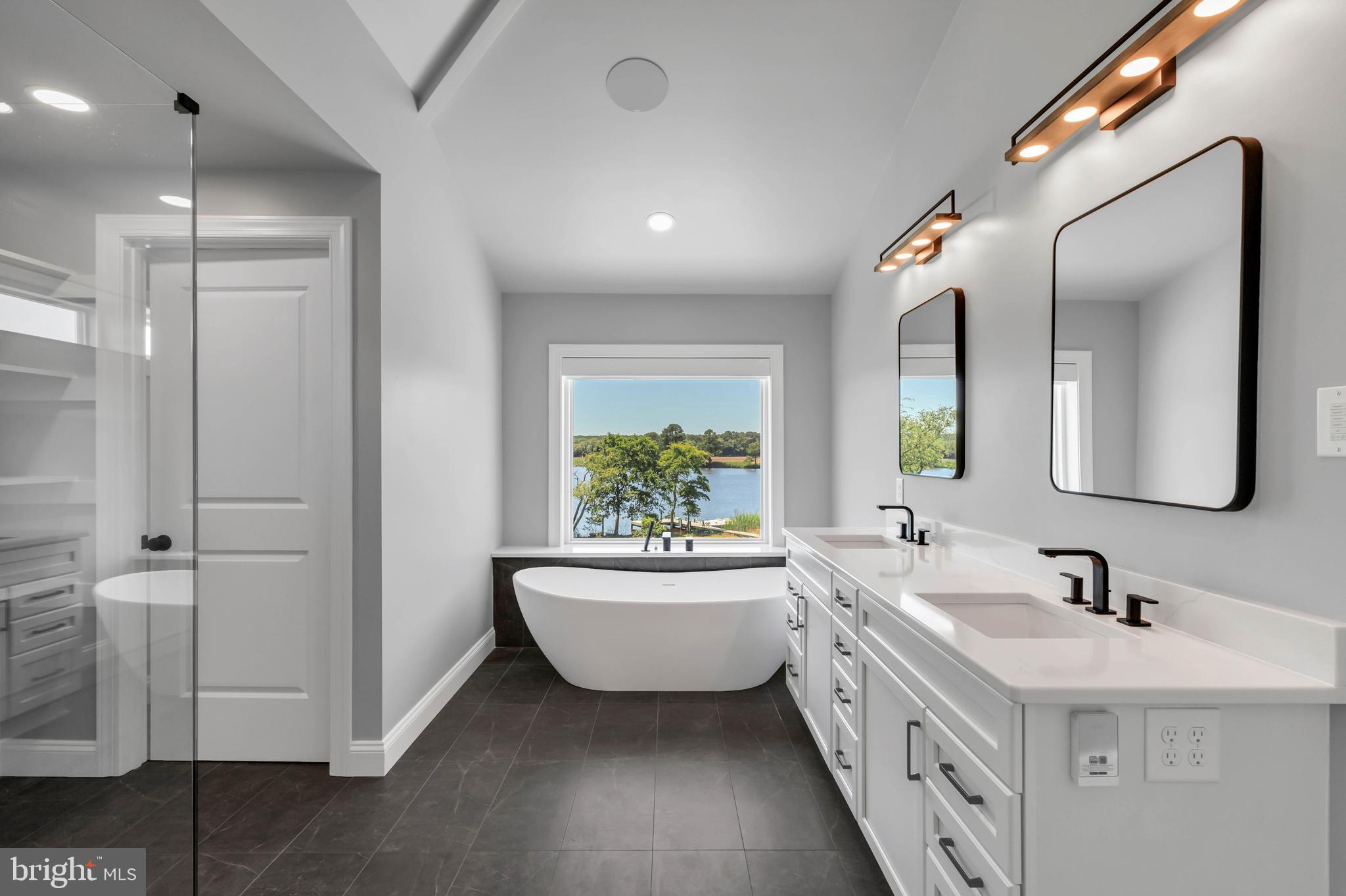 STRAY FOX - Residential