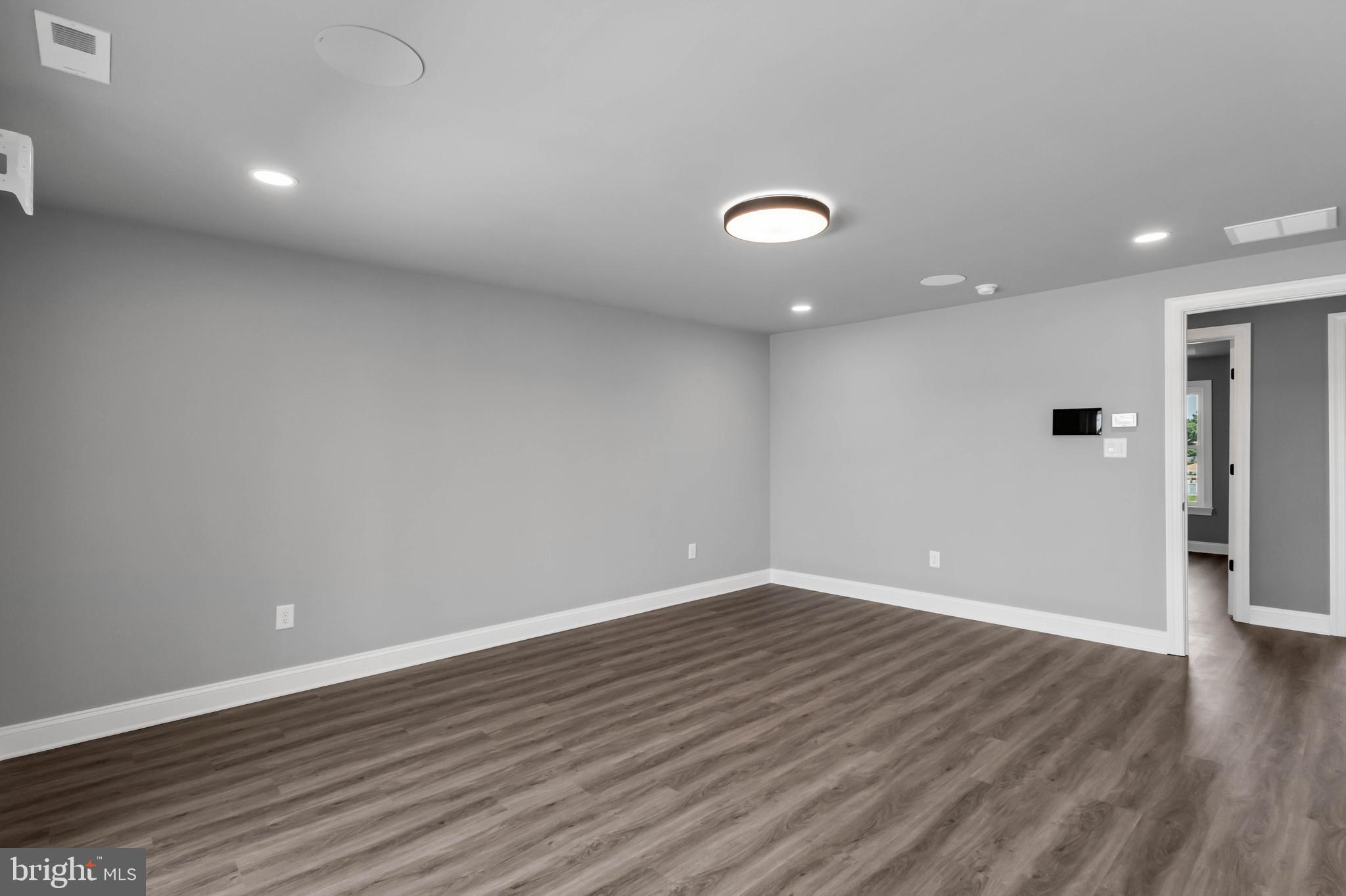 STRAY FOX - Residential