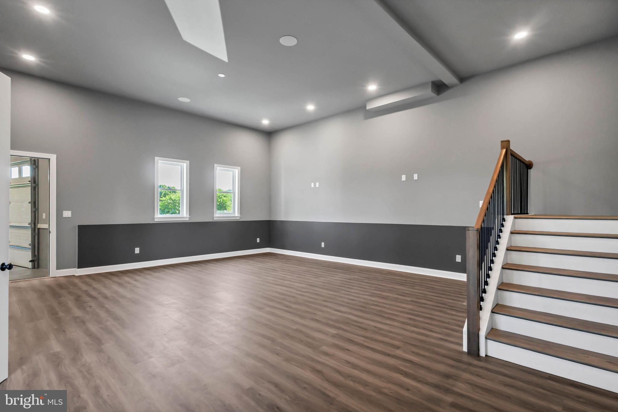 STRAY FOX - Residential