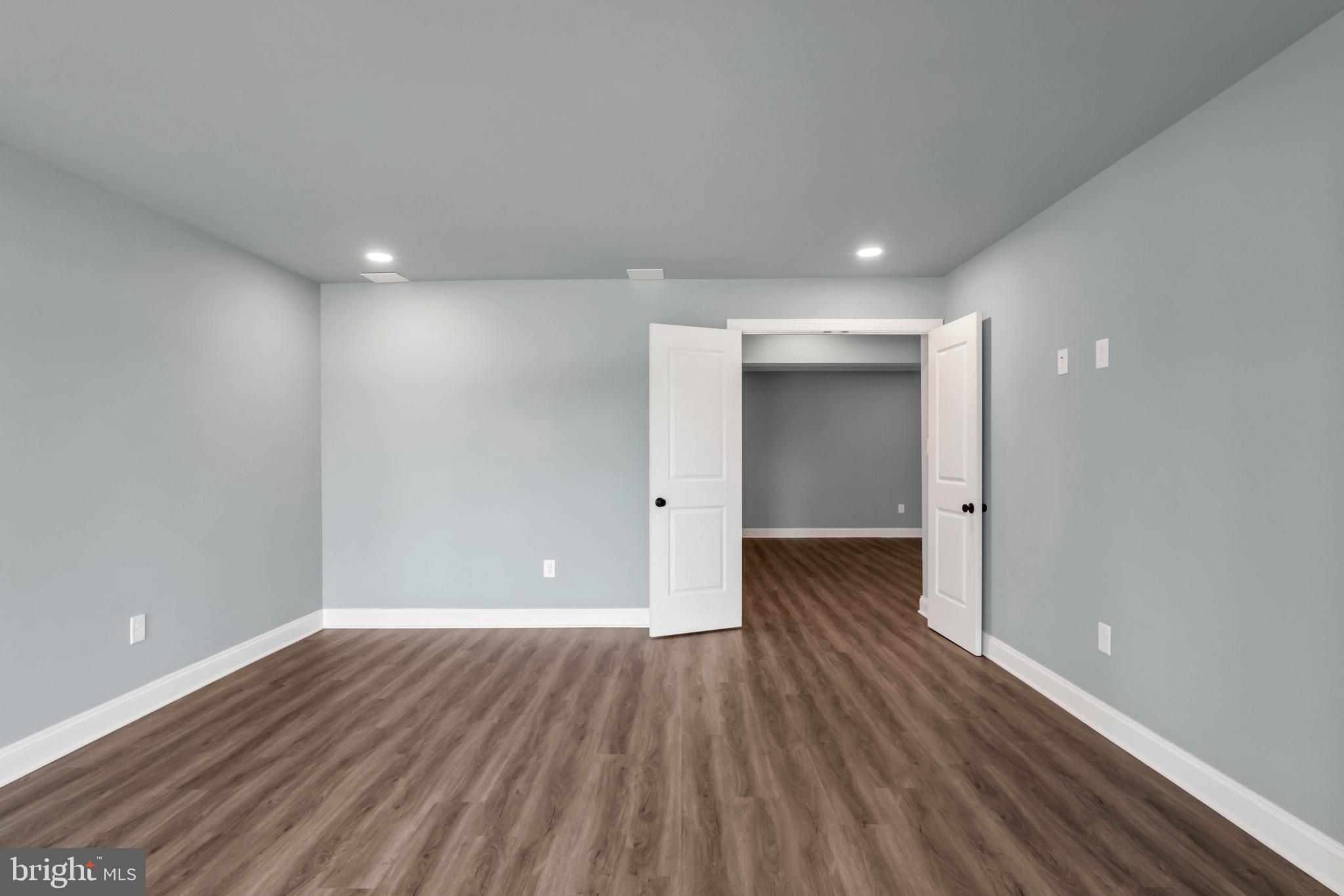 STRAY FOX - Residential