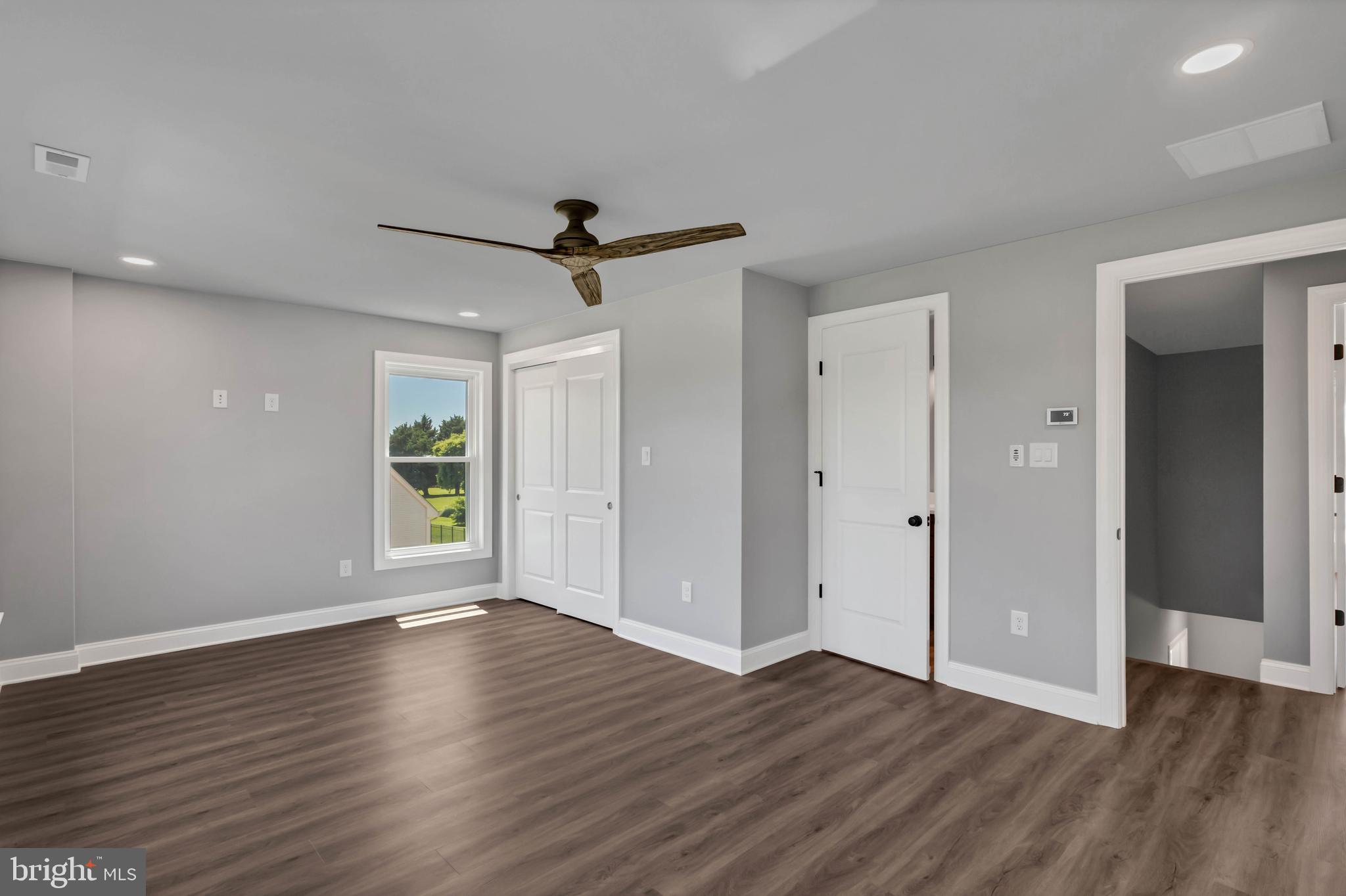 STRAY FOX - Residential