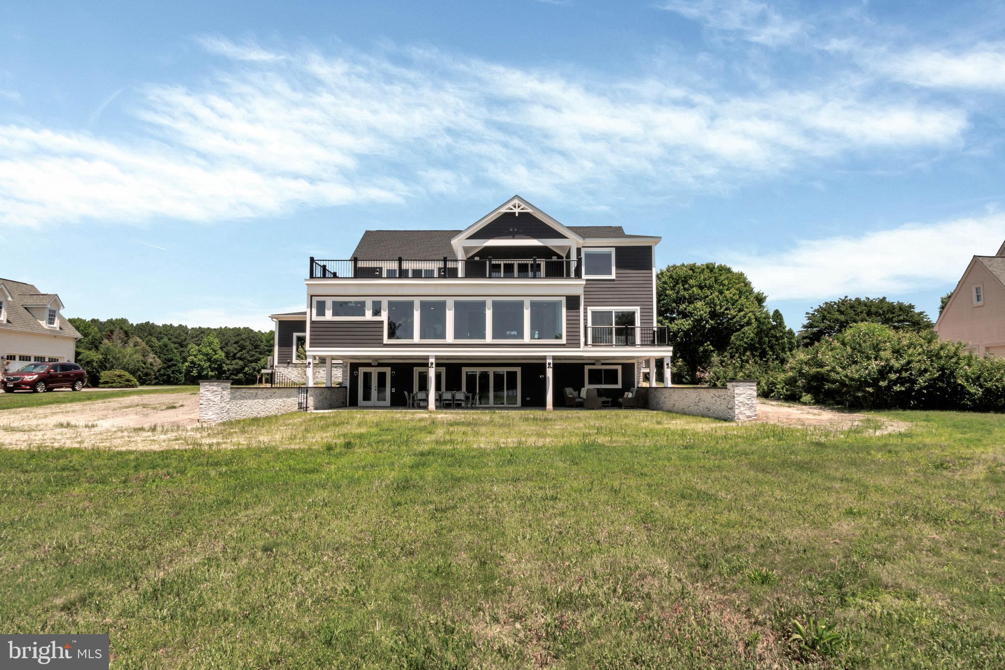 STRAY FOX - Residential