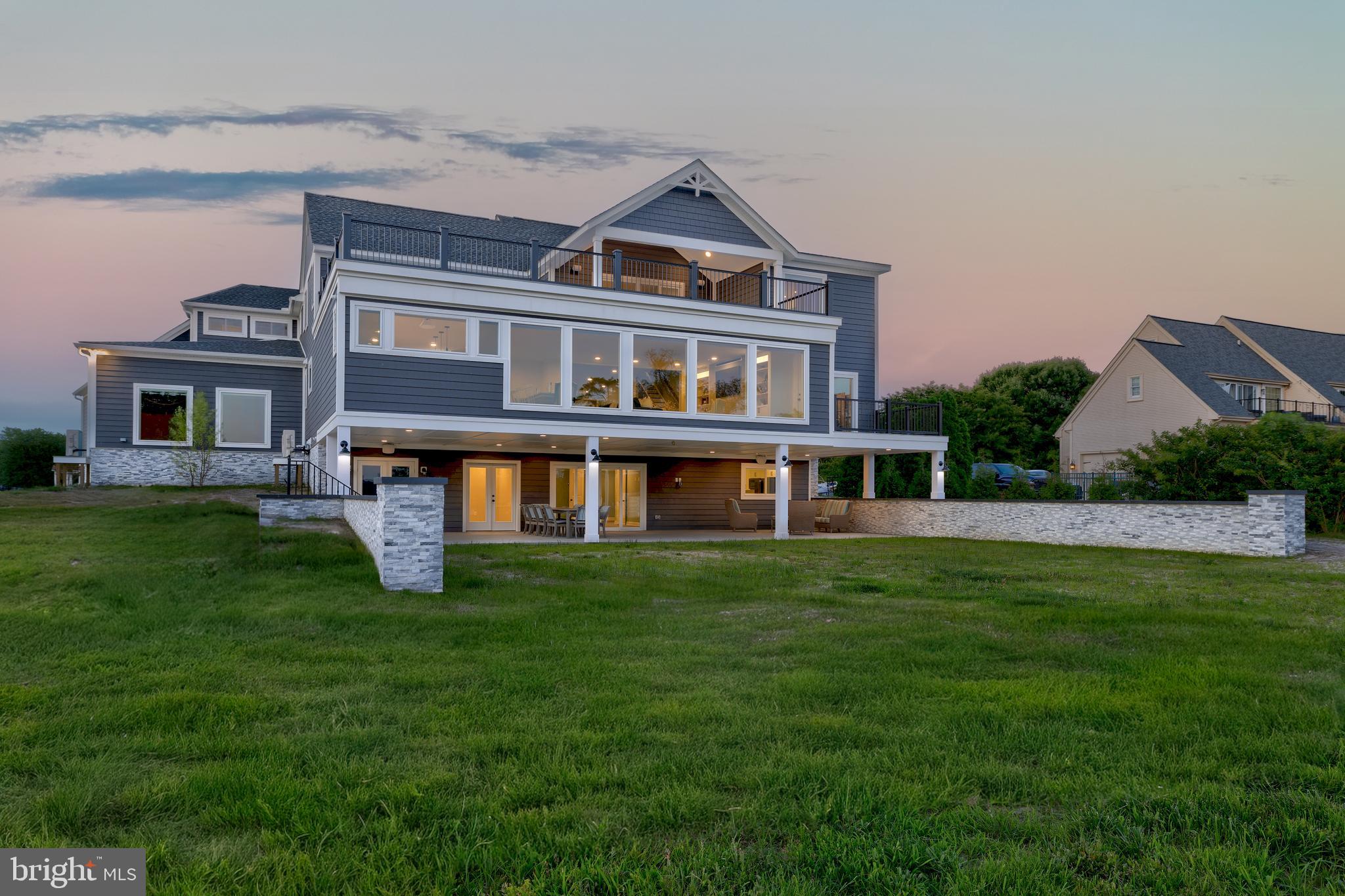 STRAY FOX - Residential