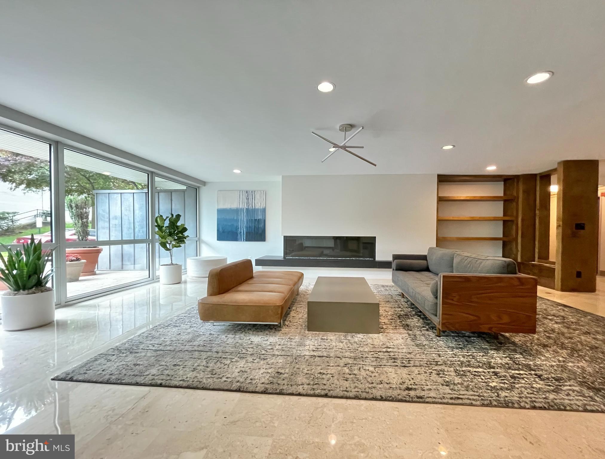 WHITEHALL - Residential