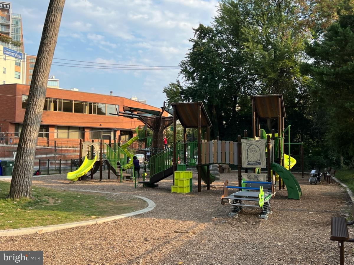 WHITEHALL - Residential