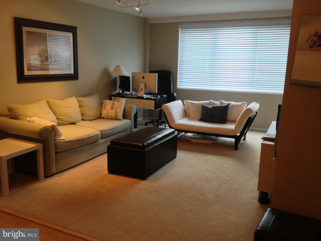 WHITEHALL - Residential