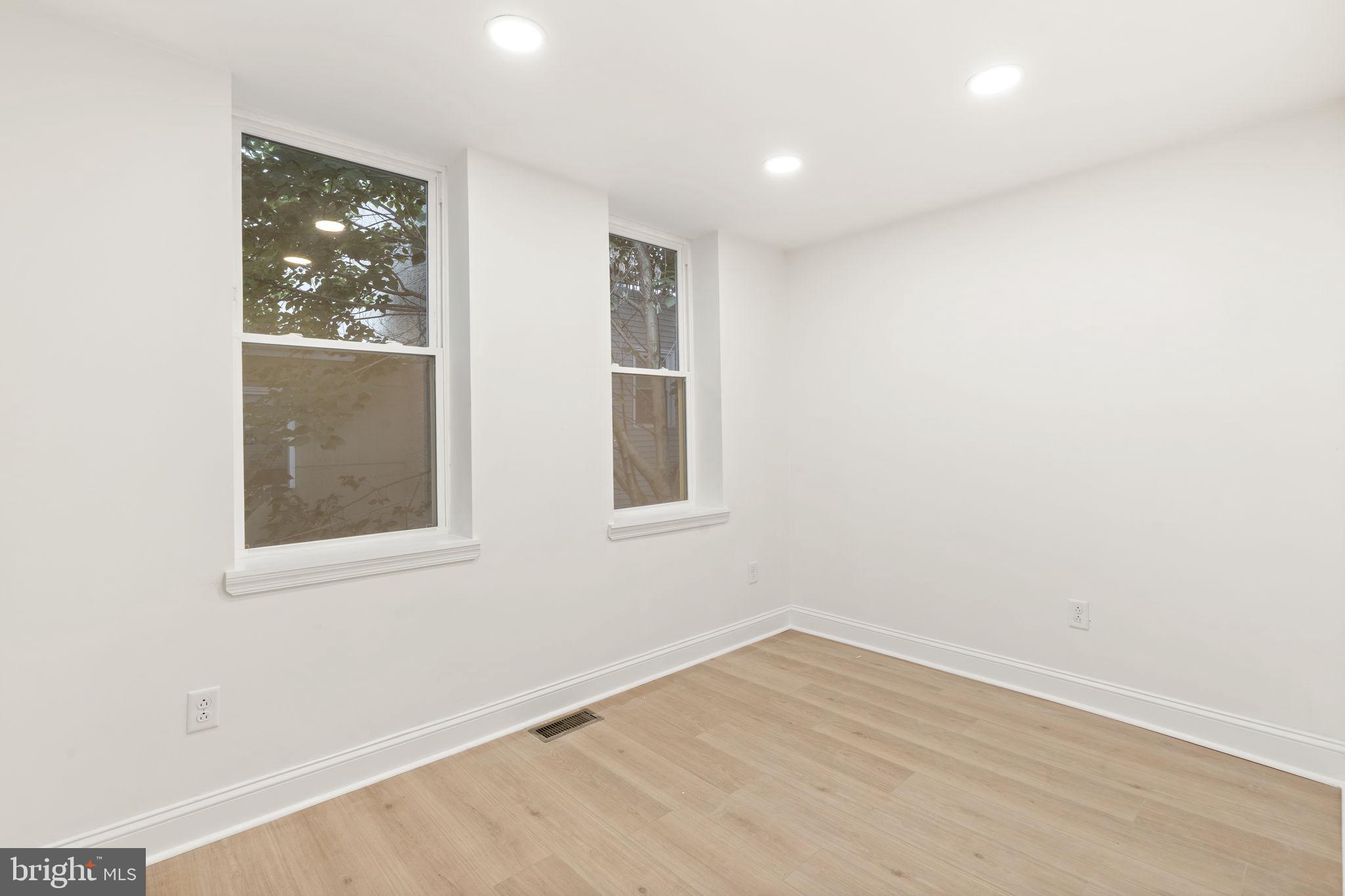 POINT BREEZE - Residential