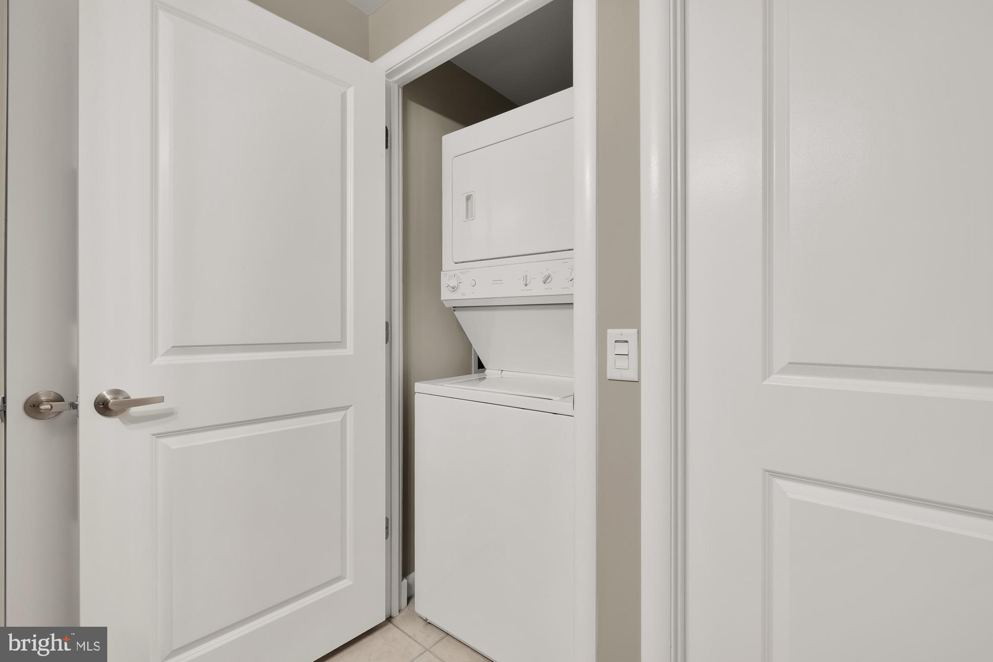 CLARENDON 1021 - Residential