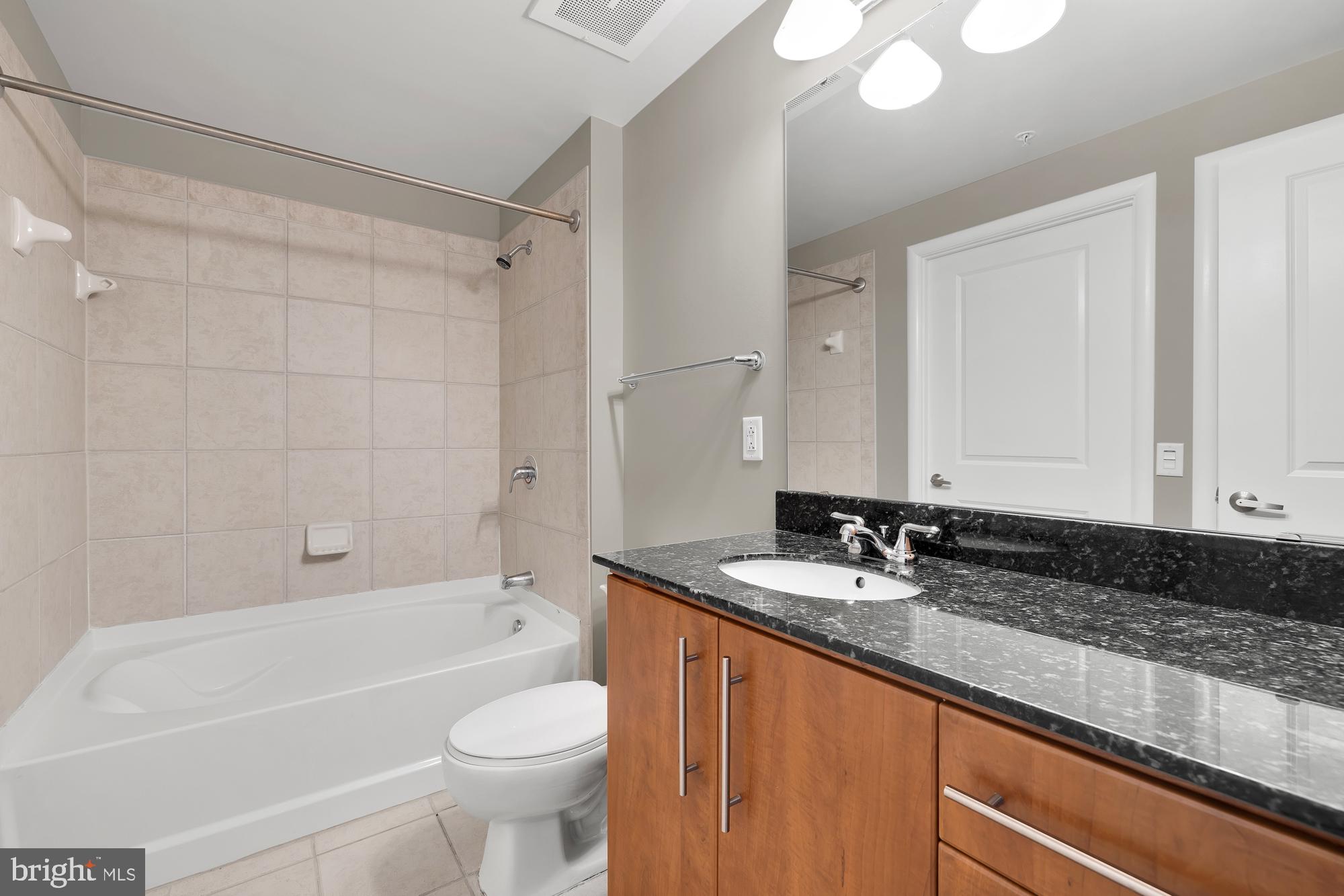 CLARENDON 1021 - Residential