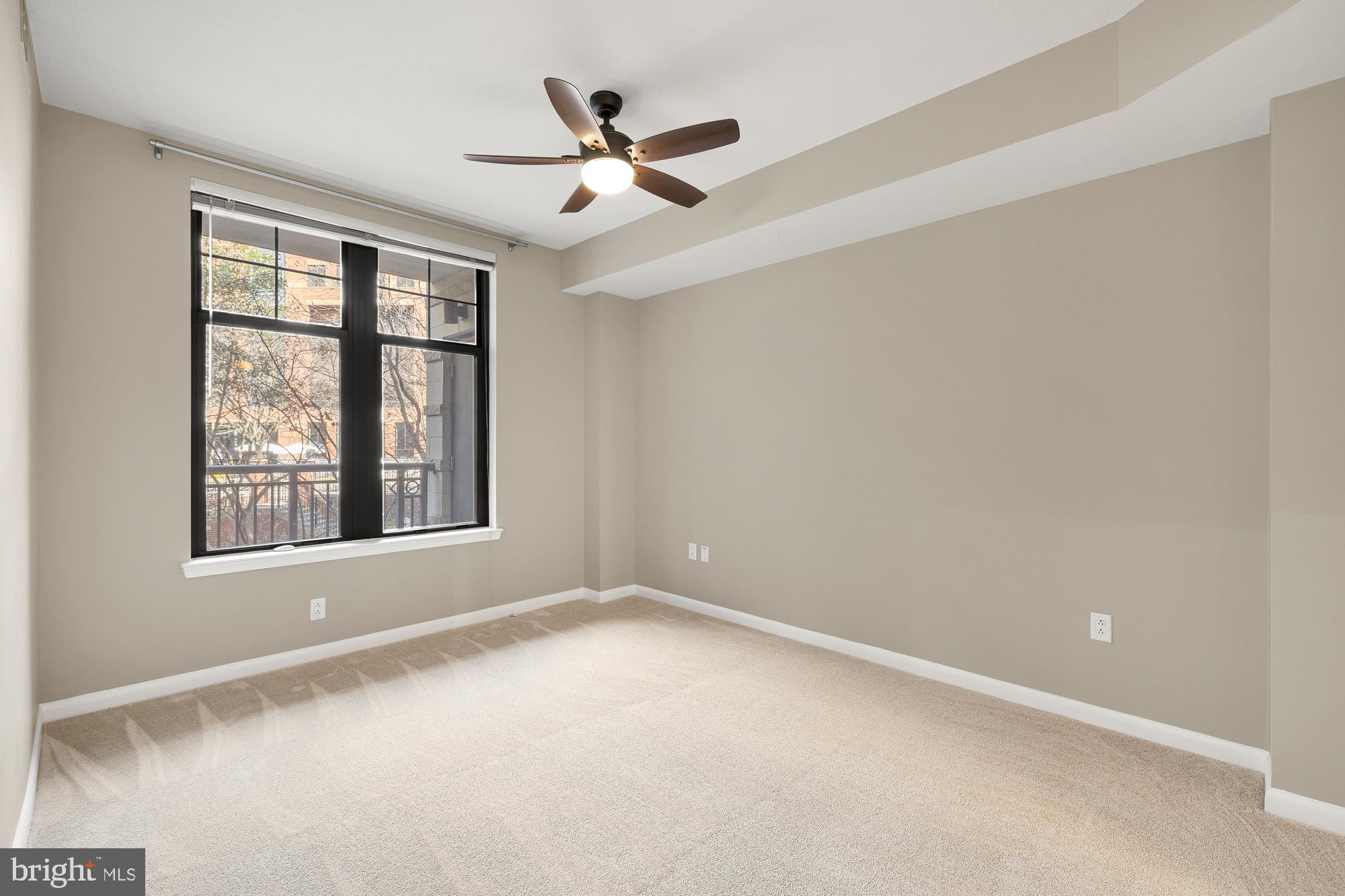 CLARENDON 1021 - Residential