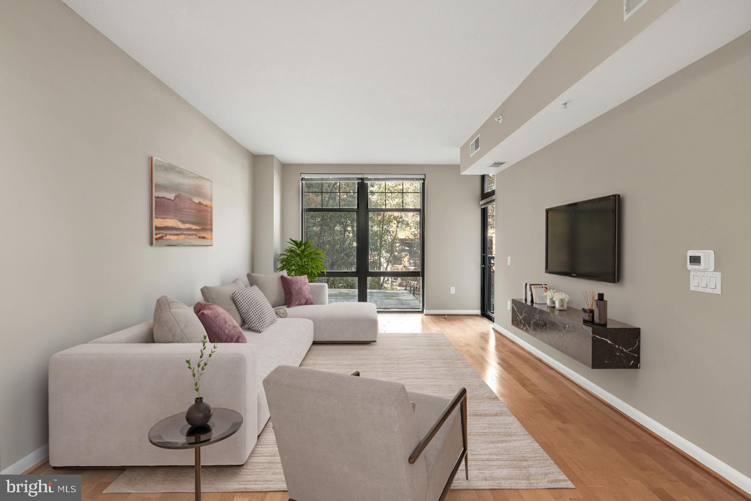 CLARENDON 1021 - Residential