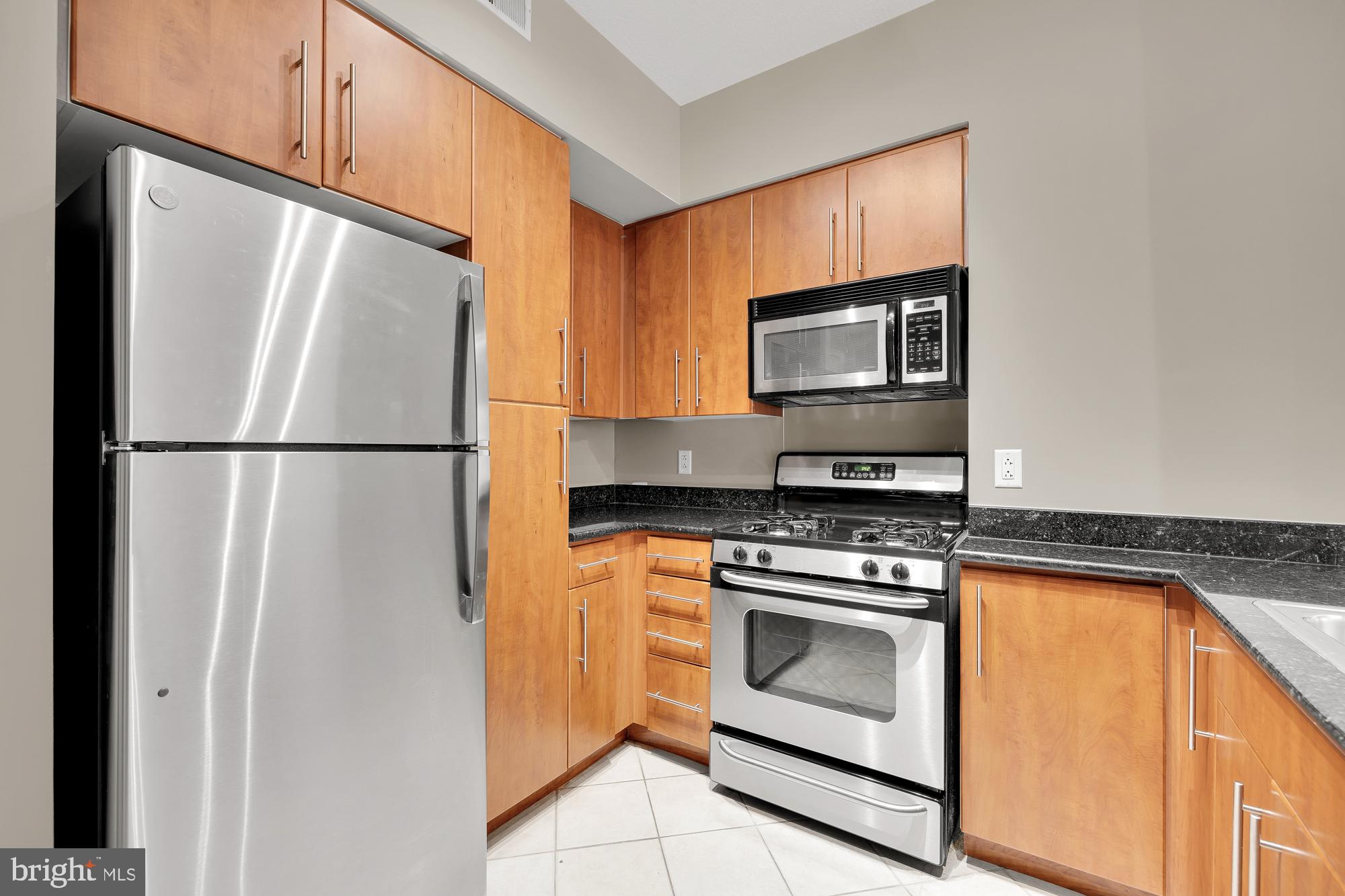 CLARENDON 1021 - Residential