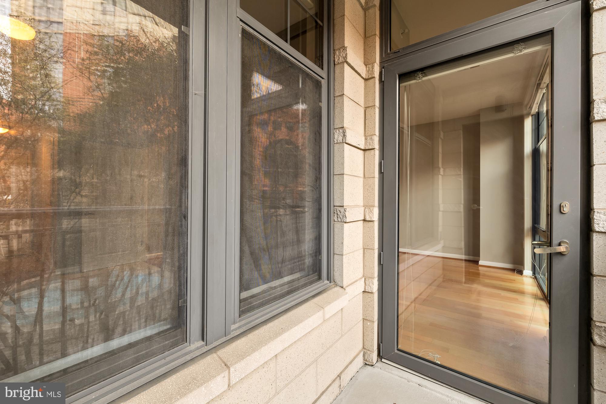 CLARENDON 1021 - Residential