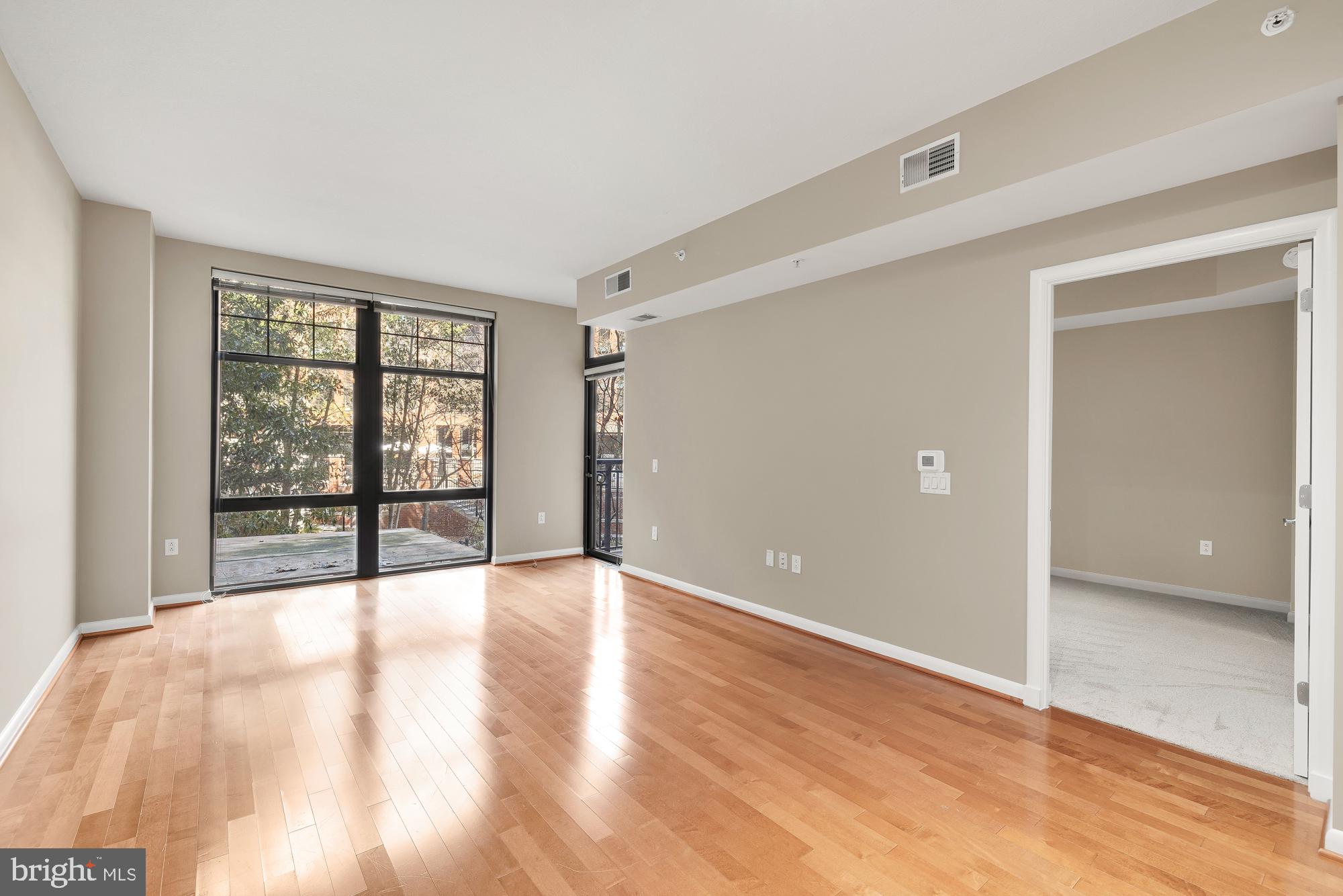 CLARENDON 1021 - Residential