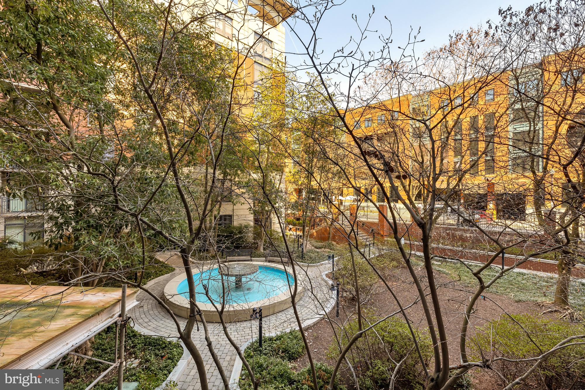 CLARENDON 1021 - Residential