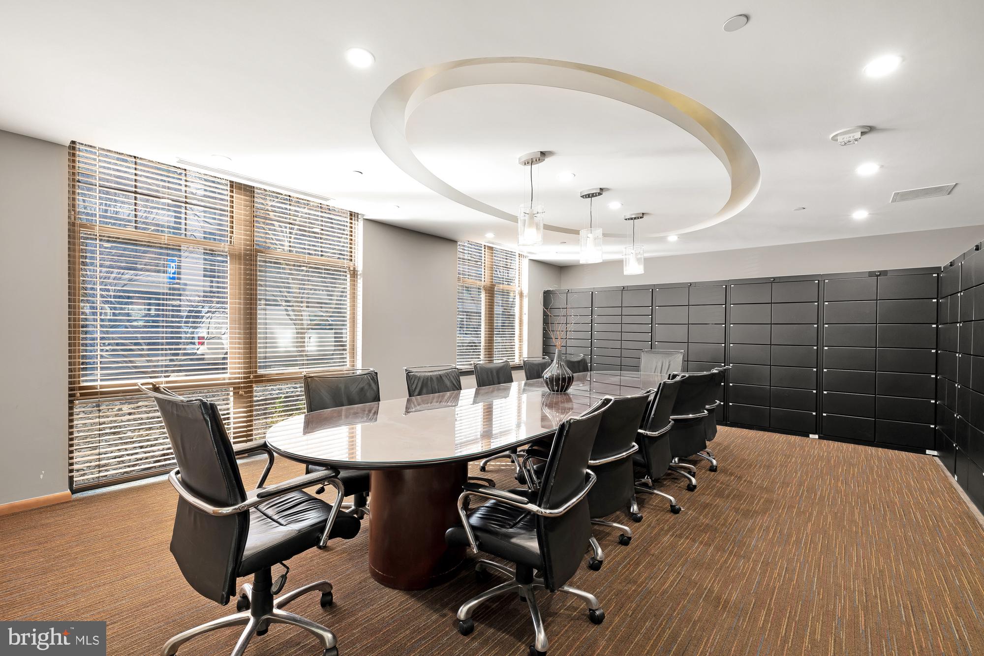 CLARENDON 1021 - Residential