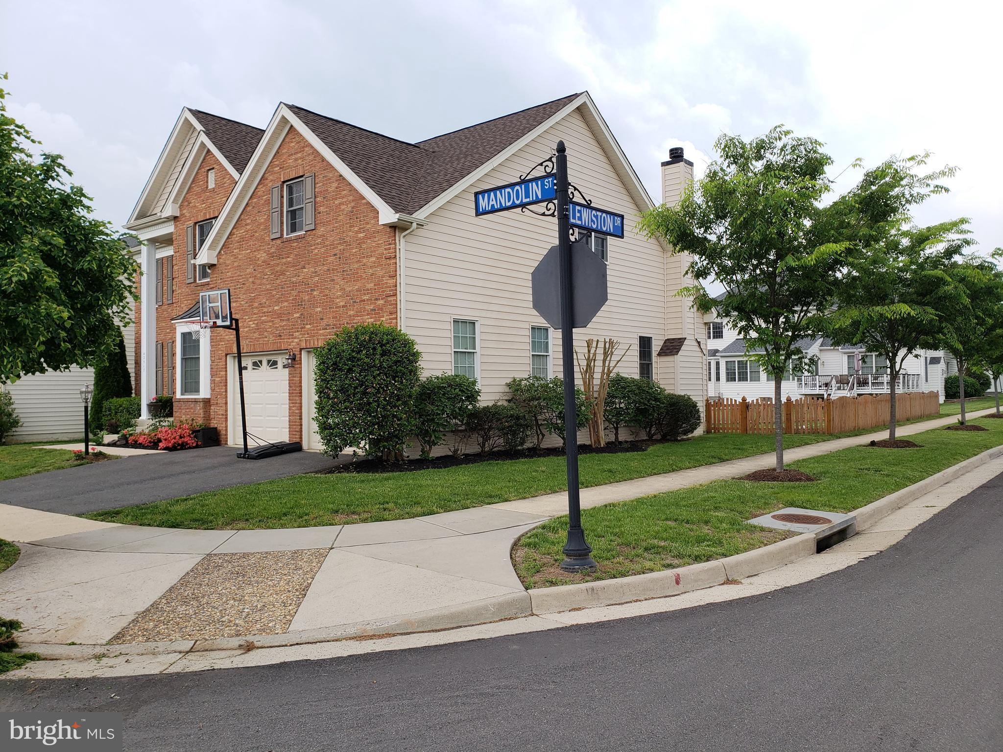 SOUTH RIDING - Residential