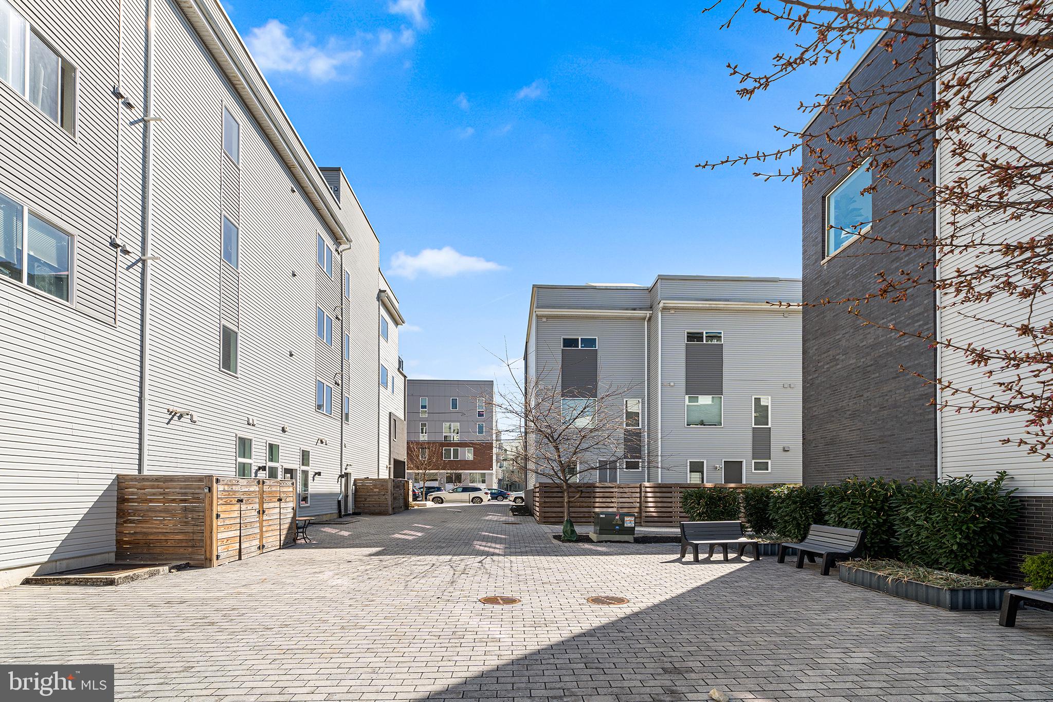 LUDLOW - Residential