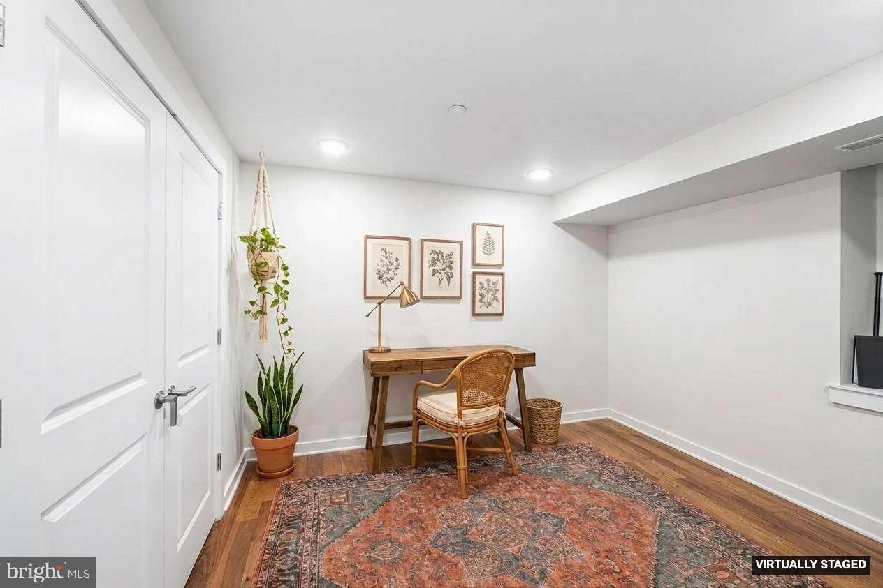 LUDLOW - Residential