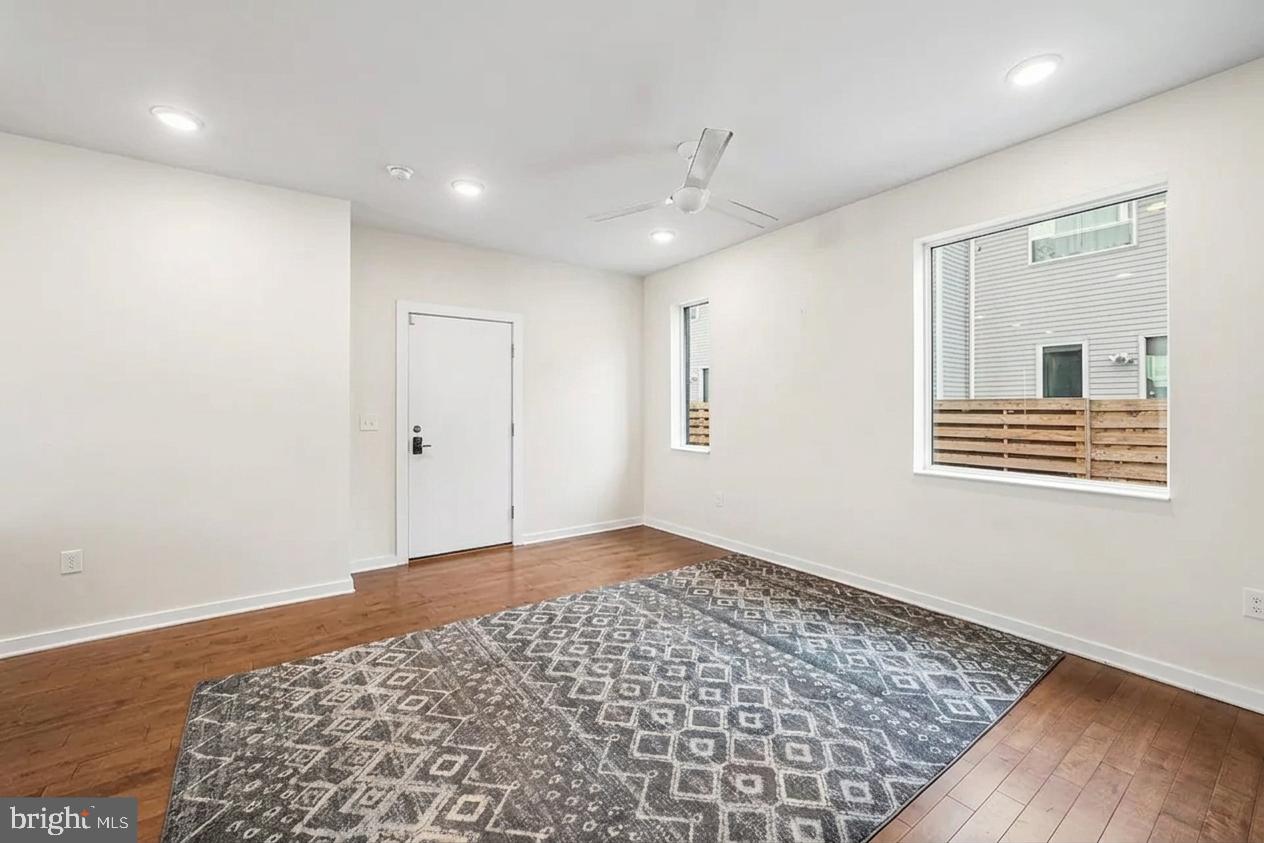 LUDLOW - Residential