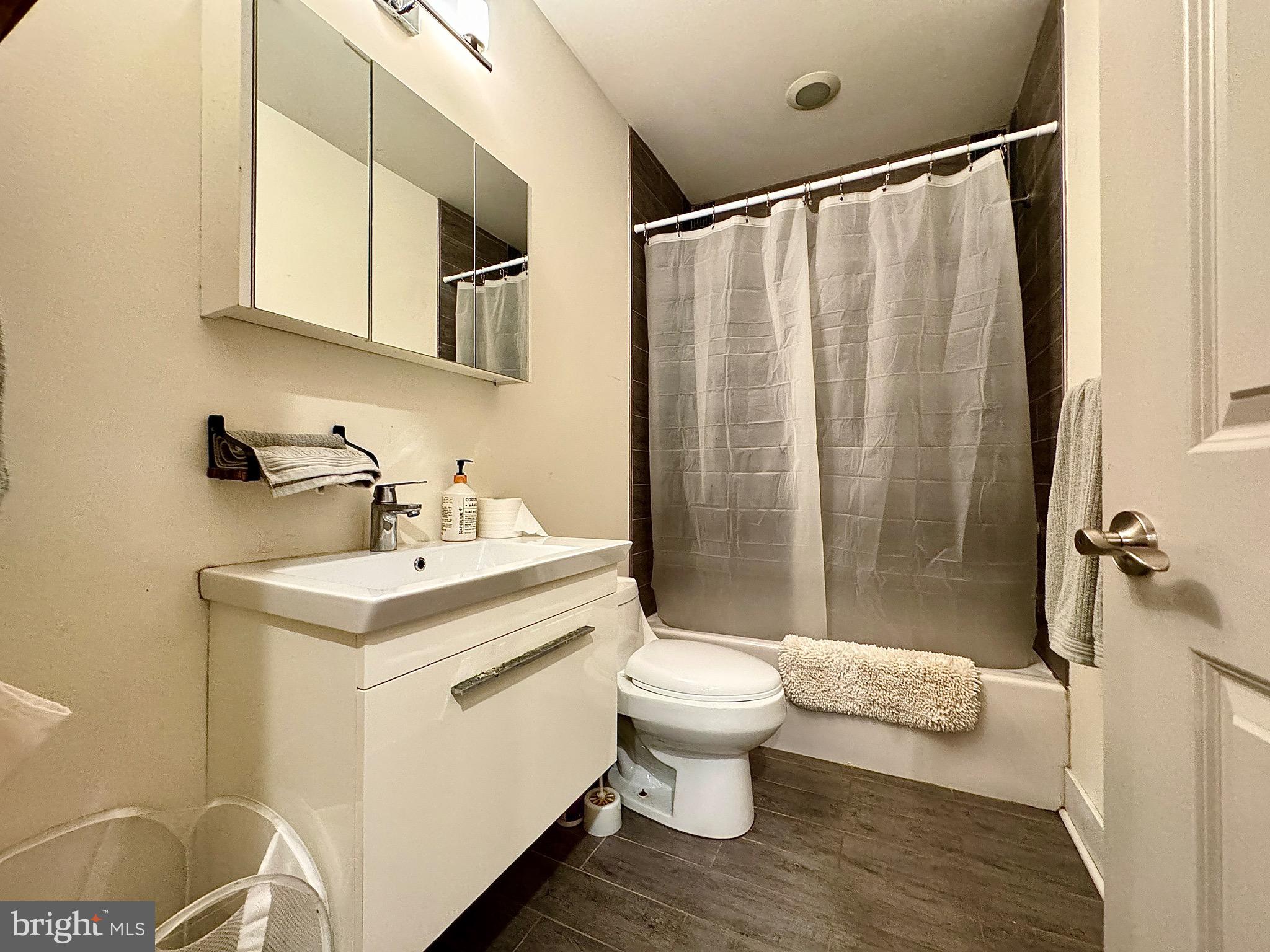 FAIRMOUNT - Residential Income