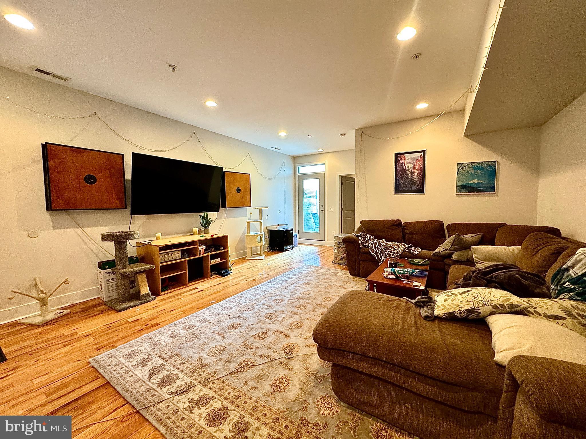 FAIRMOUNT - Residential Income