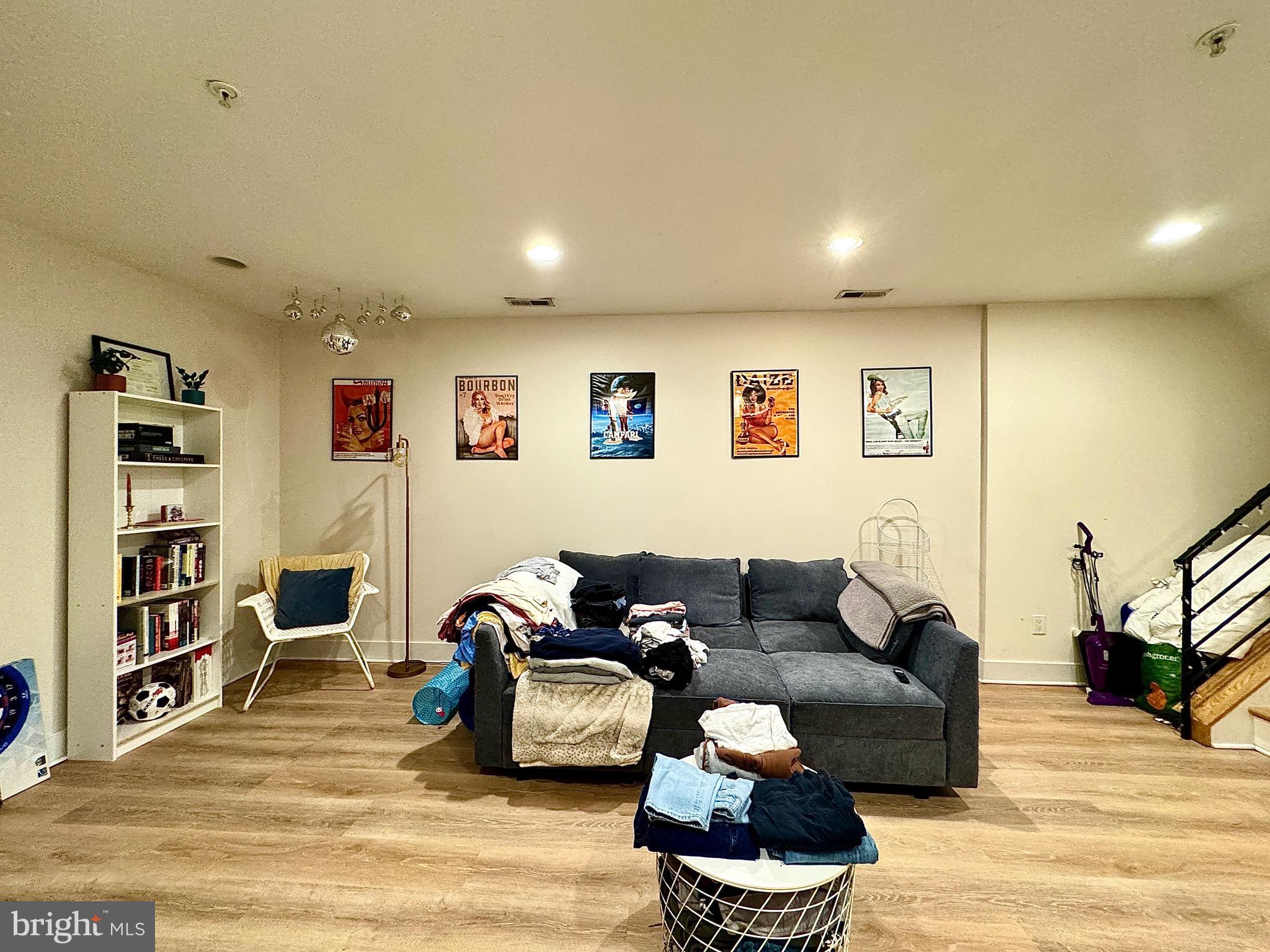 FAIRMOUNT - Residential Income