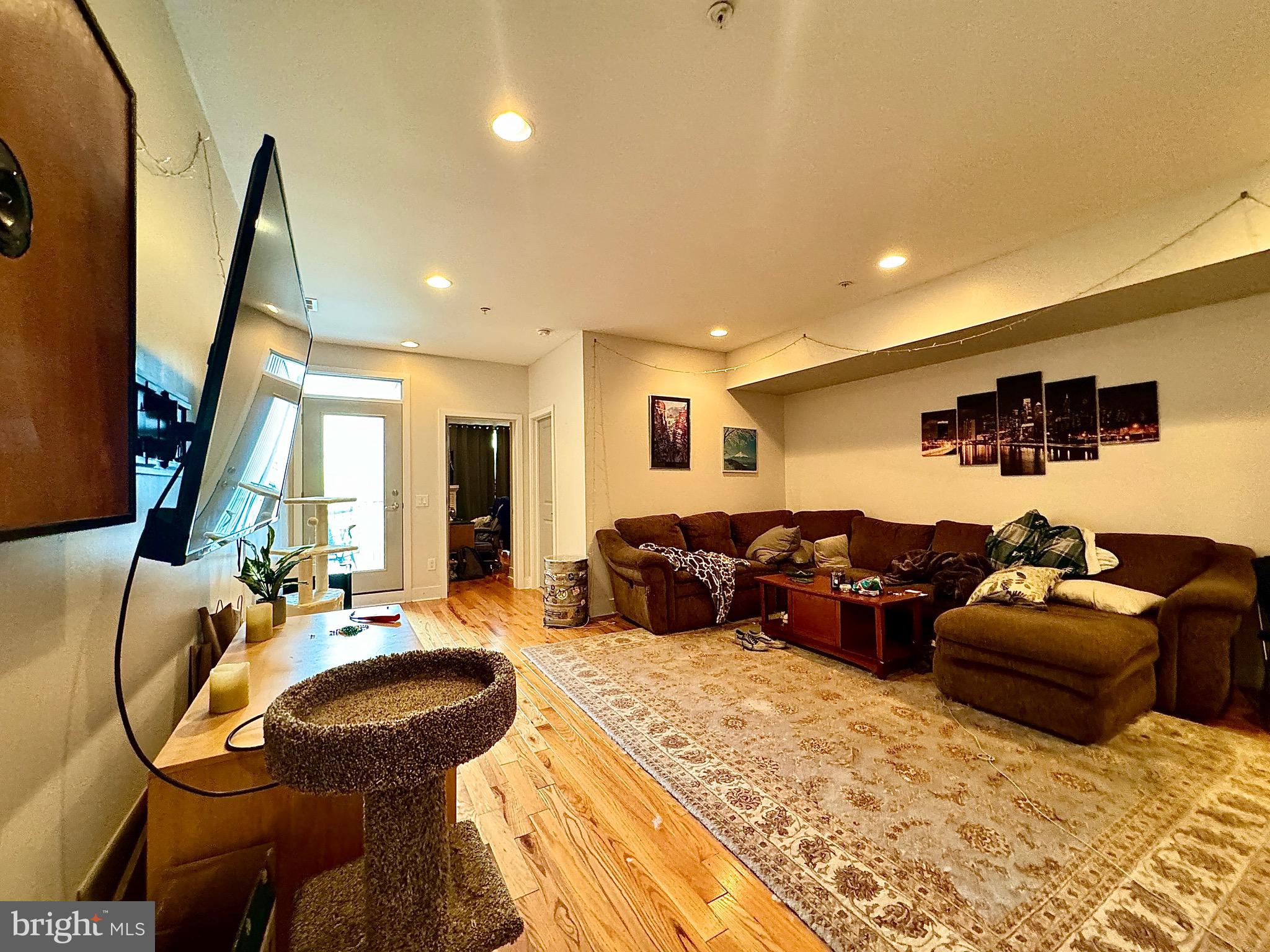 FAIRMOUNT - Residential Income