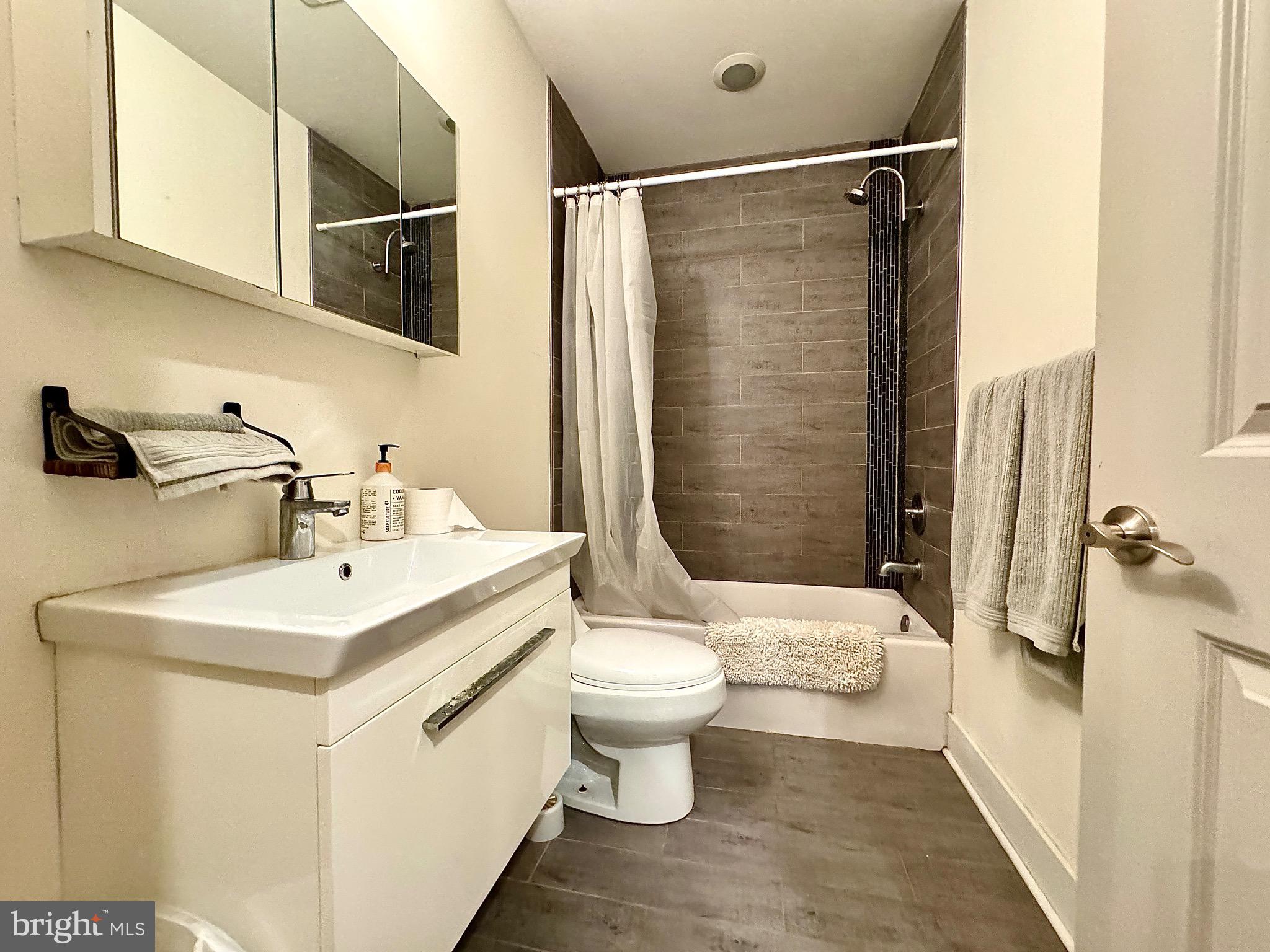 FAIRMOUNT - Residential Income