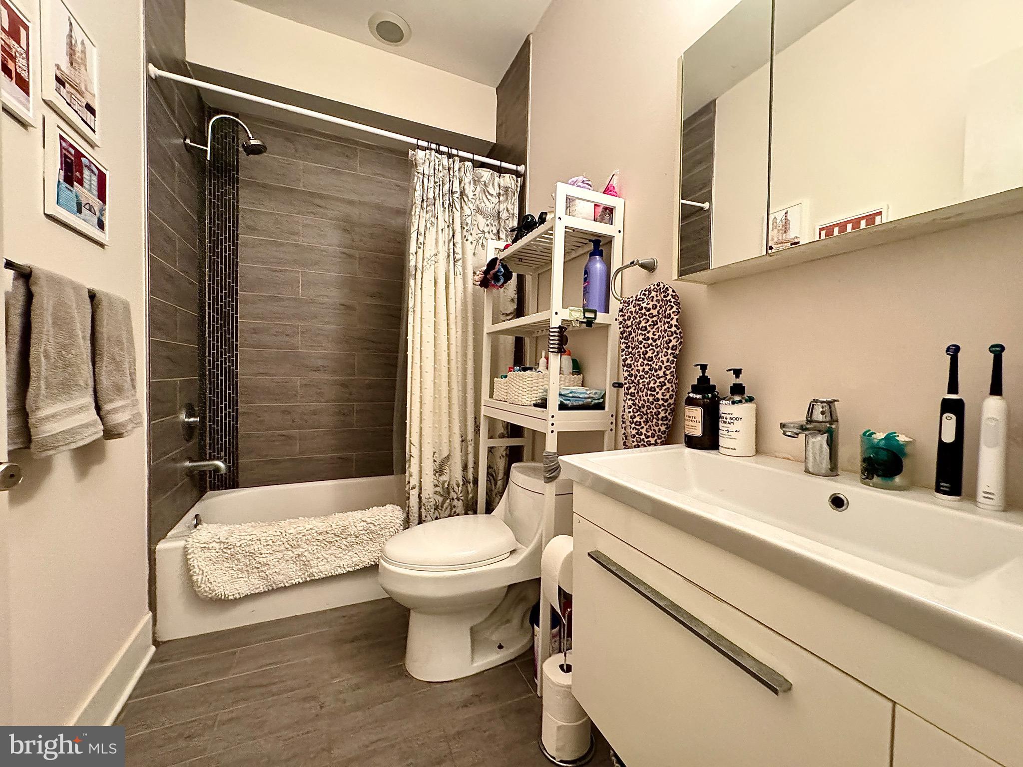 FAIRMOUNT - Residential Income