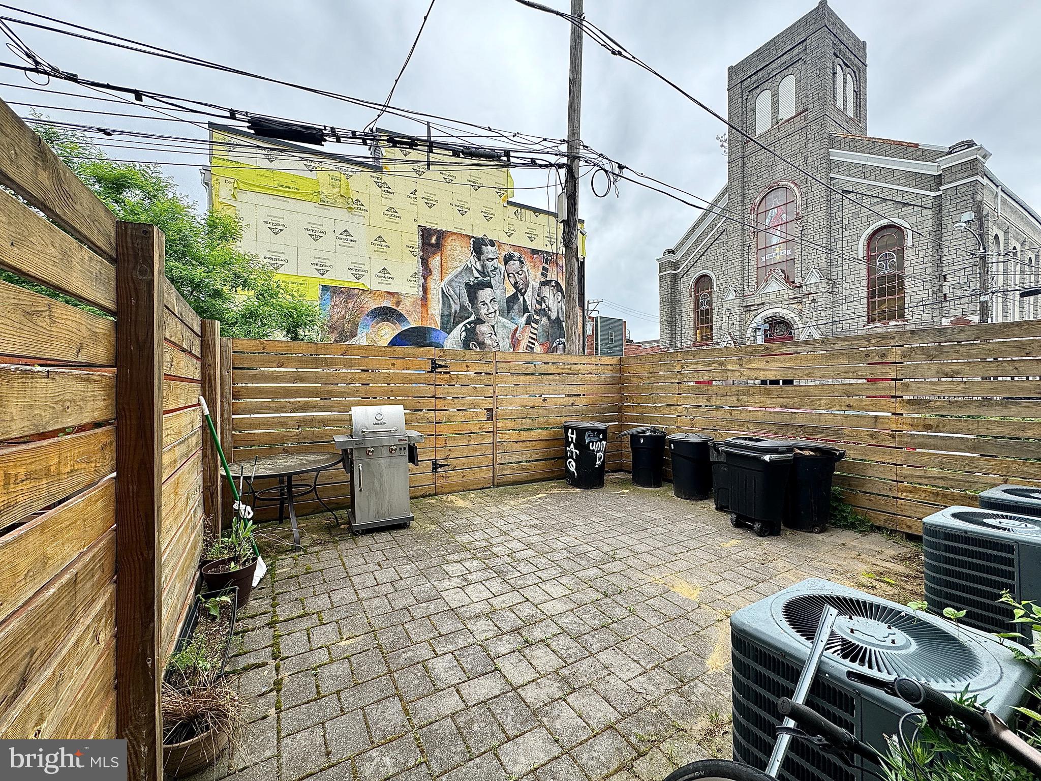 FAIRMOUNT - Residential Income