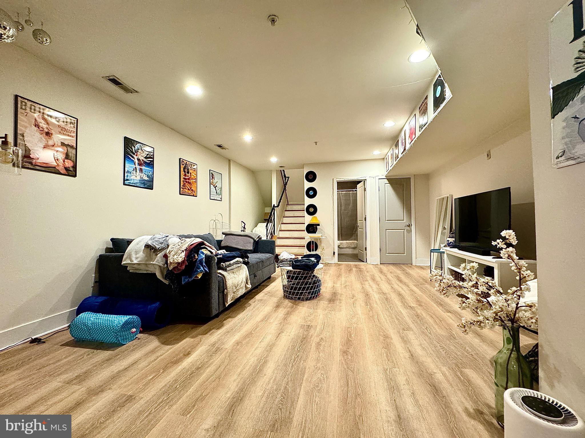 FAIRMOUNT - Residential Income