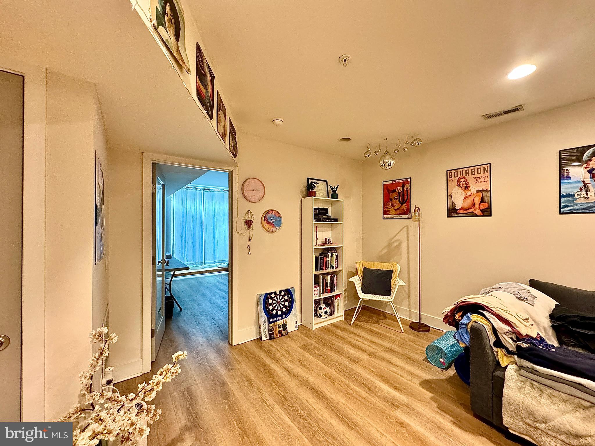 FAIRMOUNT - Residential Income