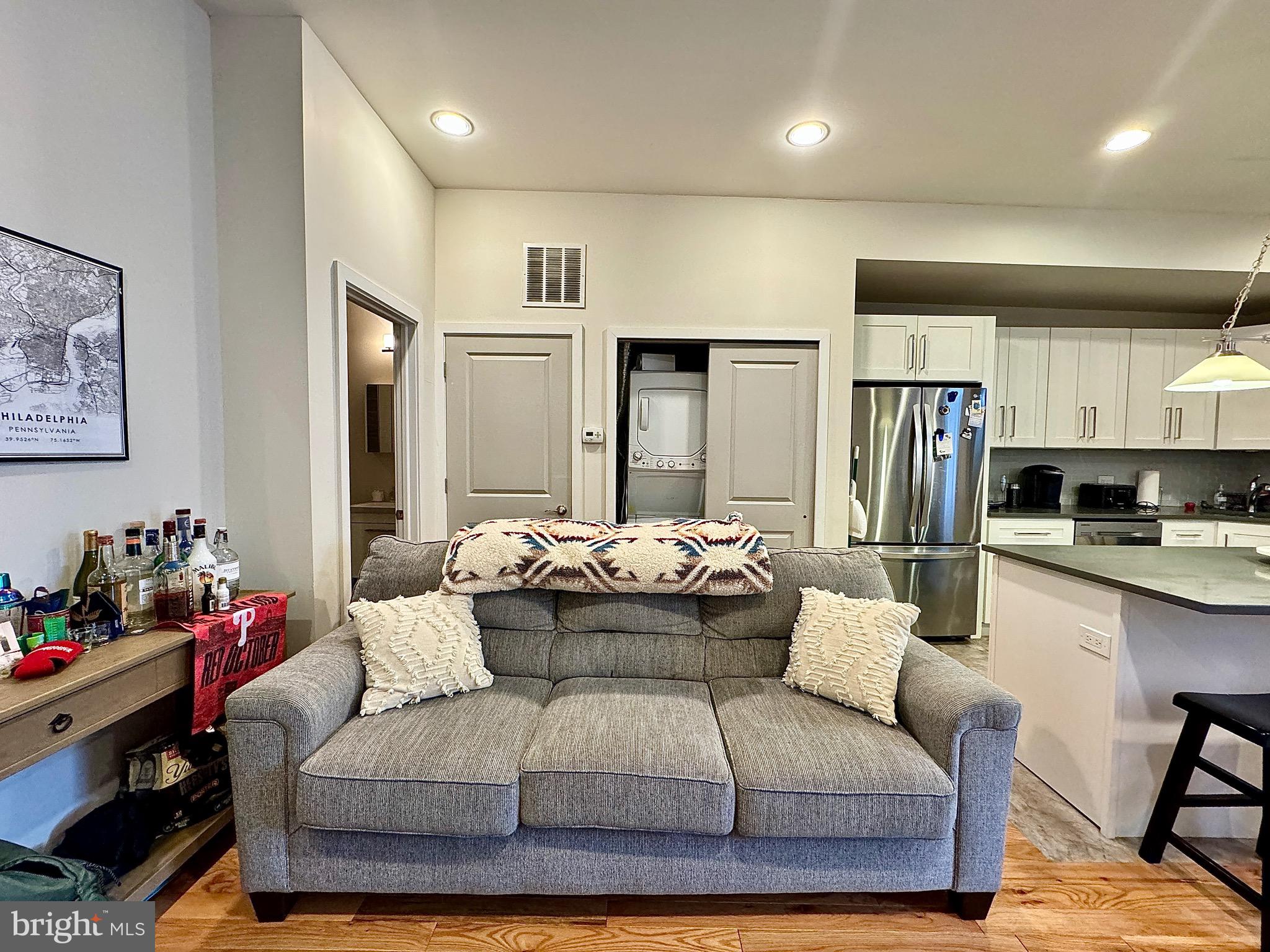 FAIRMOUNT - Residential Income