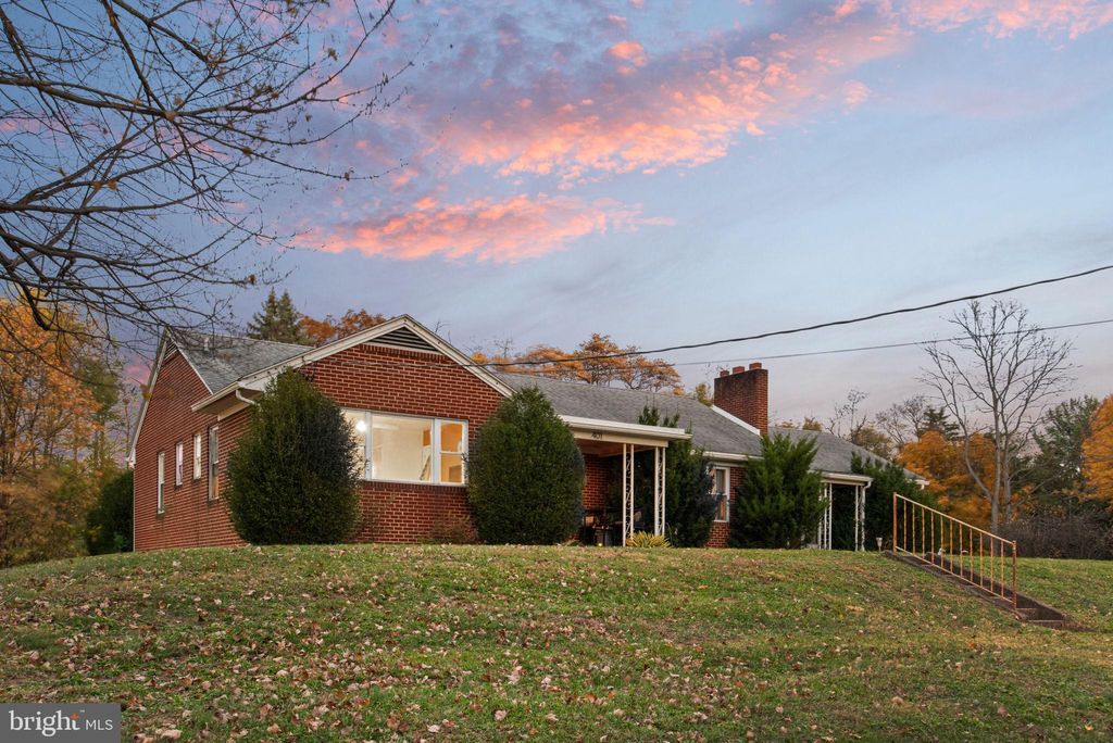 Photo of 401 Village Road, HARRISBURG, PA 17112 (MLS # PADA2051038)