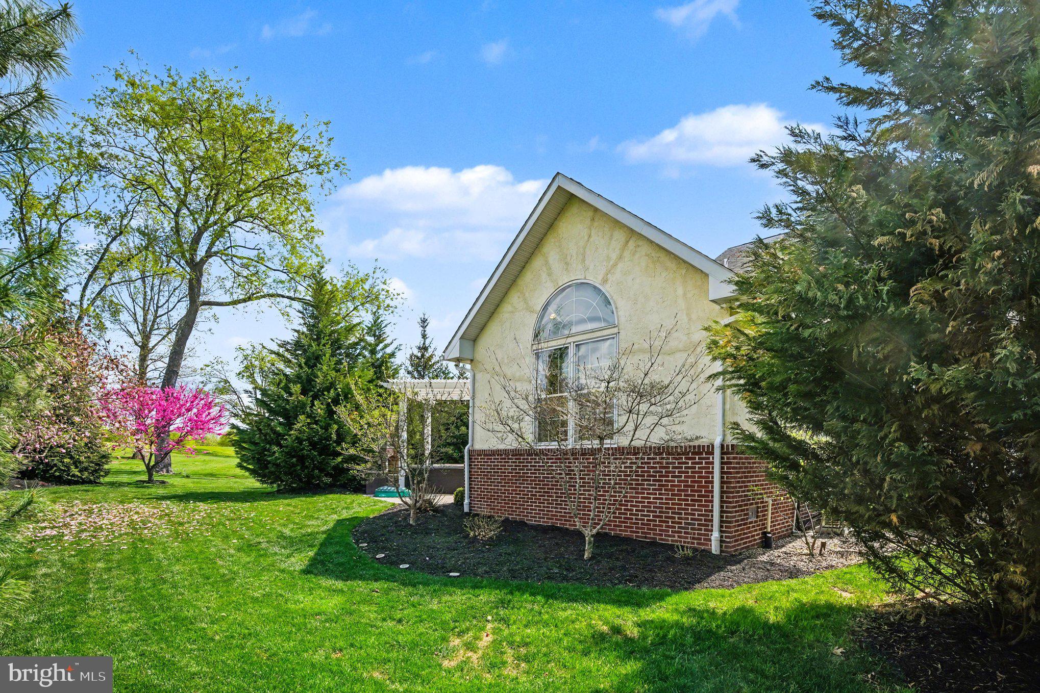 LEDERACH GOLF FAIRWY - Residential