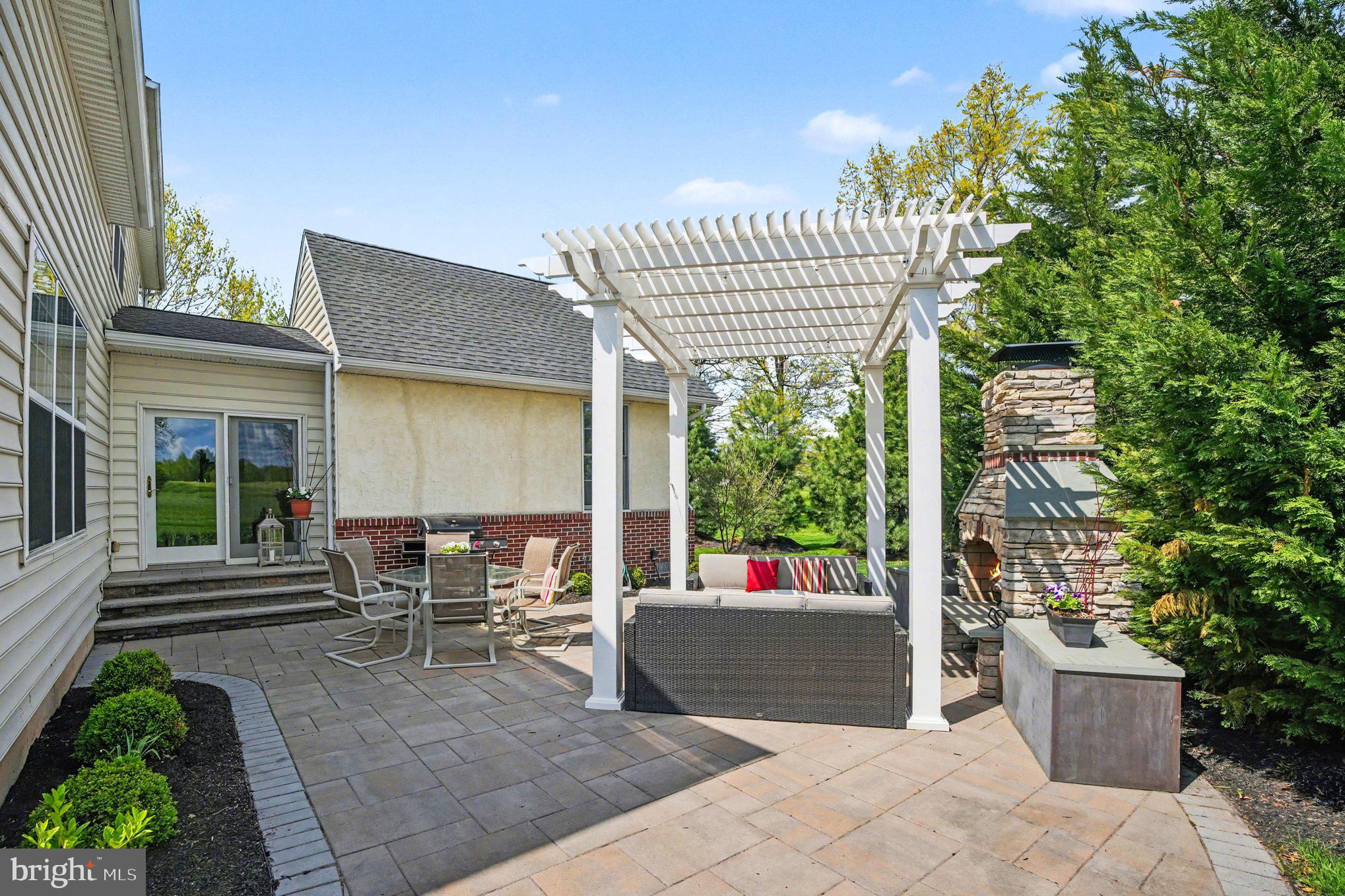 LEDERACH GOLF FAIRWY - Residential