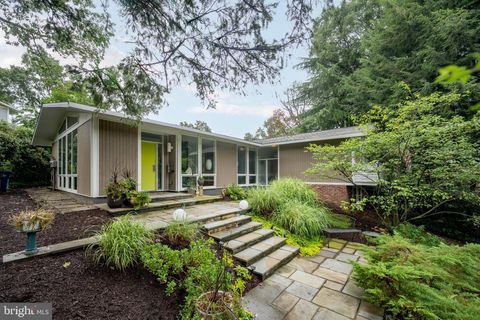 2311 GLASGOW ROAD ALEXANDRIA VA 22307