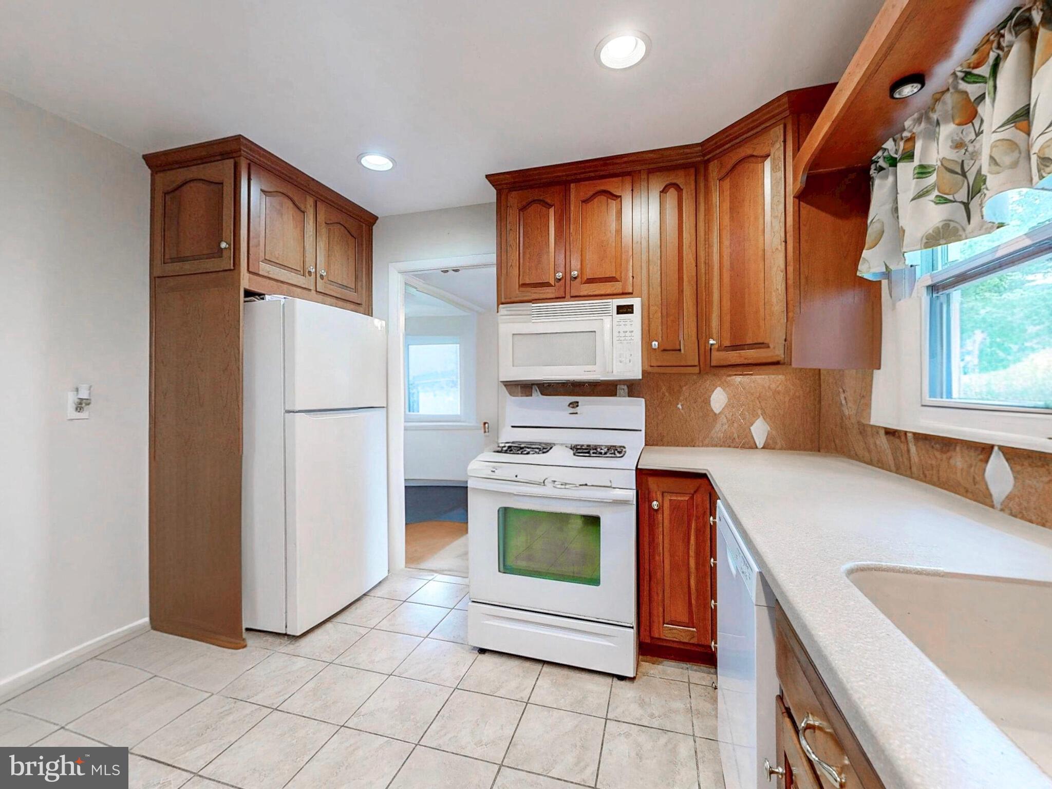 HOMESTEAD VILLAGE - Residential