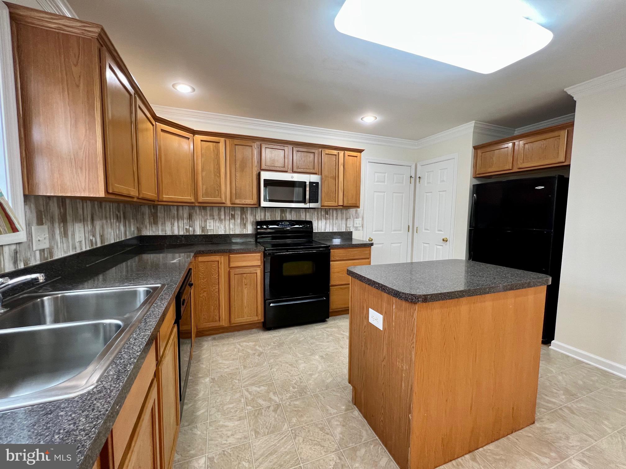 CRESTFIELD - Residential Lease