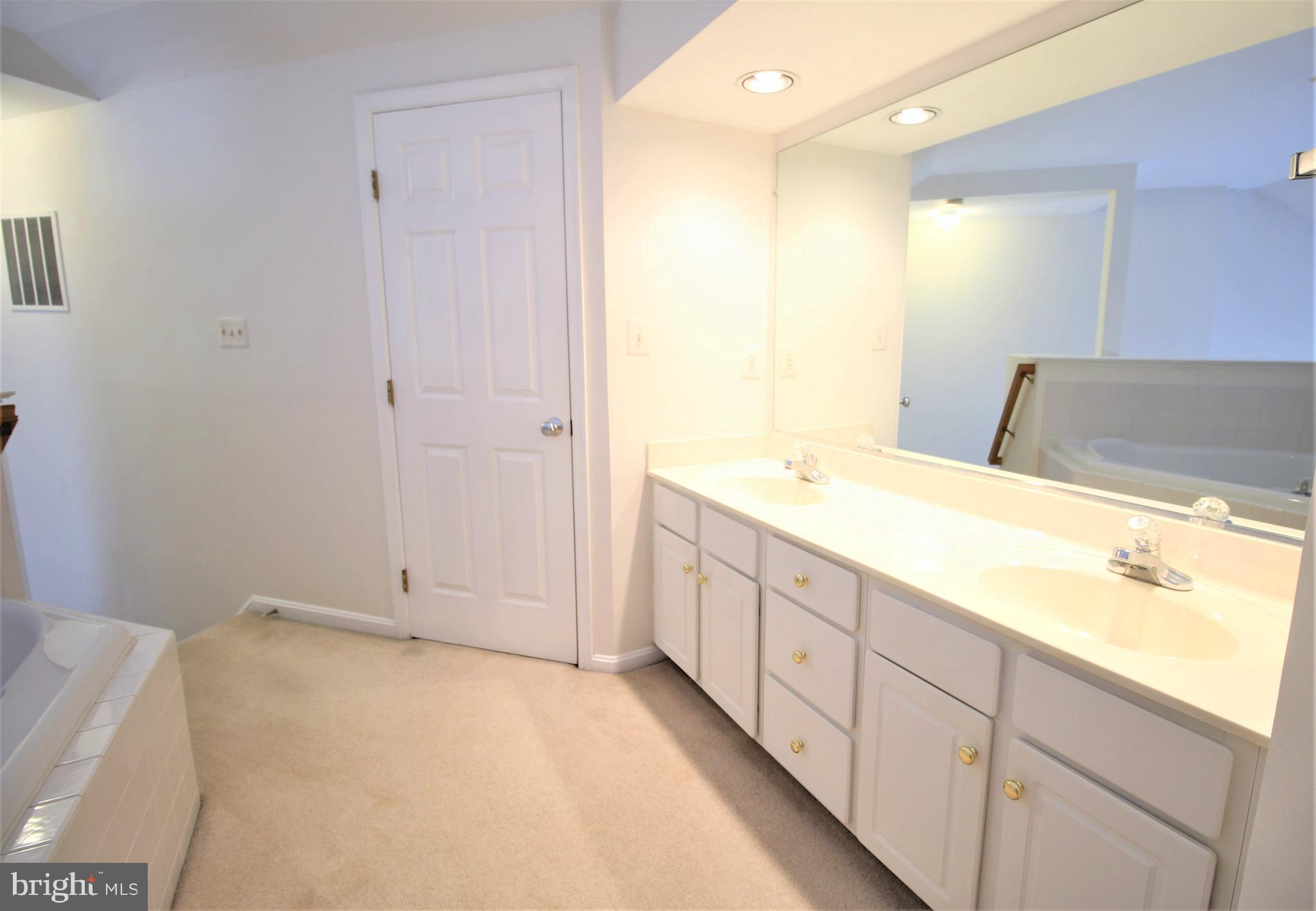 RIDGELEIGH - Residential Lease